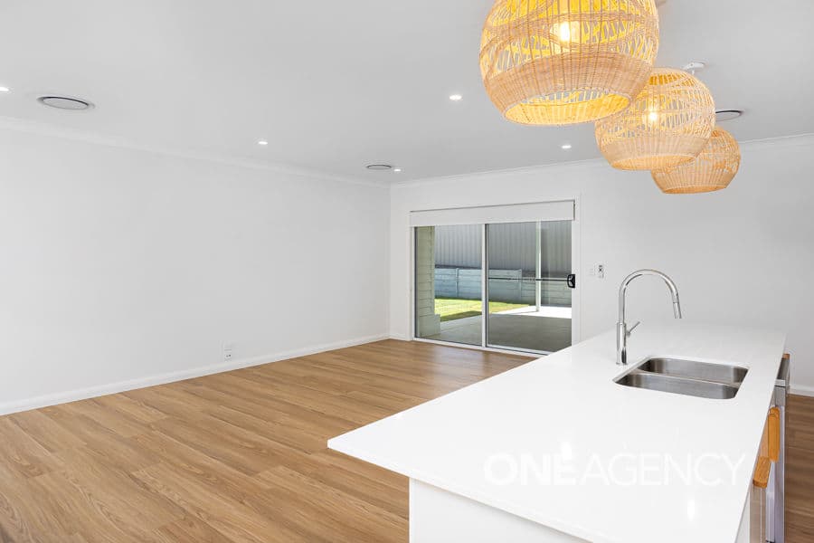 79 LINGIARI Drive, Lloyd, Lloyd - Thumbnail 5