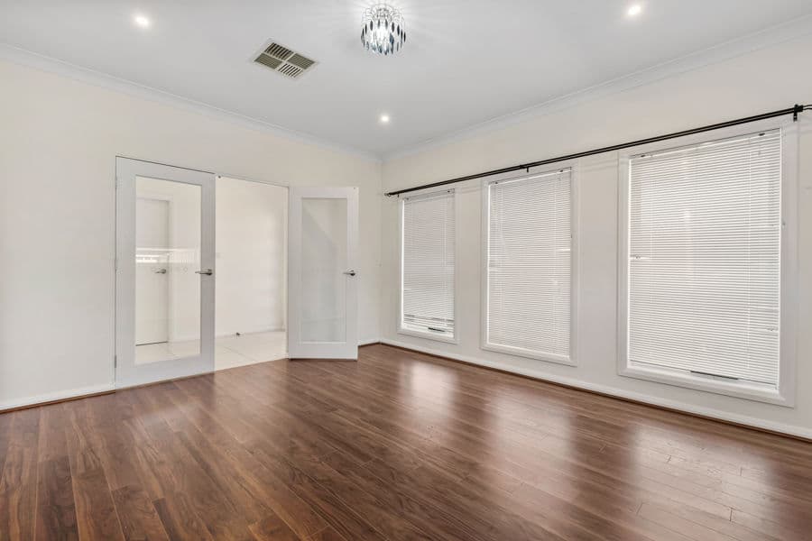 17 DEAKIN Avenue, Lloyd, Lloyd - Thumbnail 4