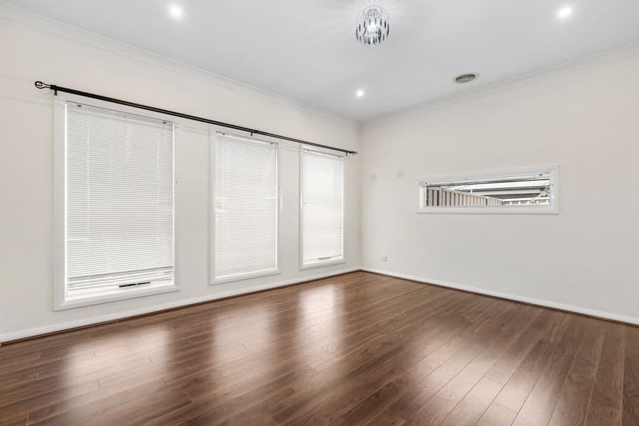 17 DEAKIN Avenue, Lloyd, Lloyd - Thumbnail 5