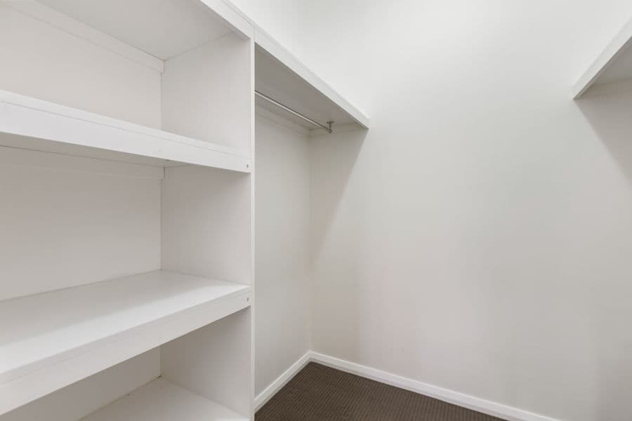 17 DEAKIN Avenue, Lloyd, Lloyd - Thumbnail 8