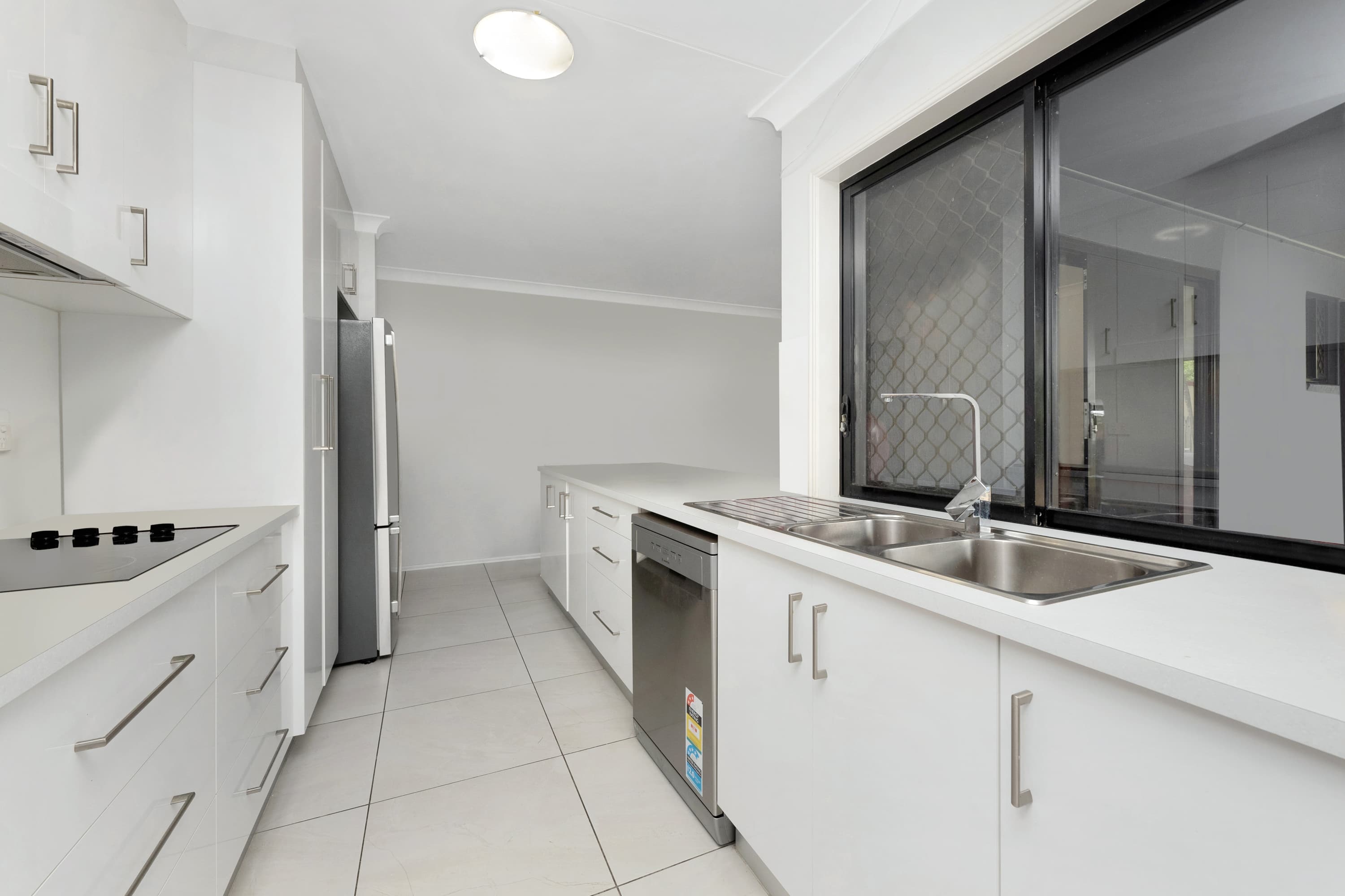 17 Black Braes Court, Mount Louisa, Mount Louisa - Thumbnail 3