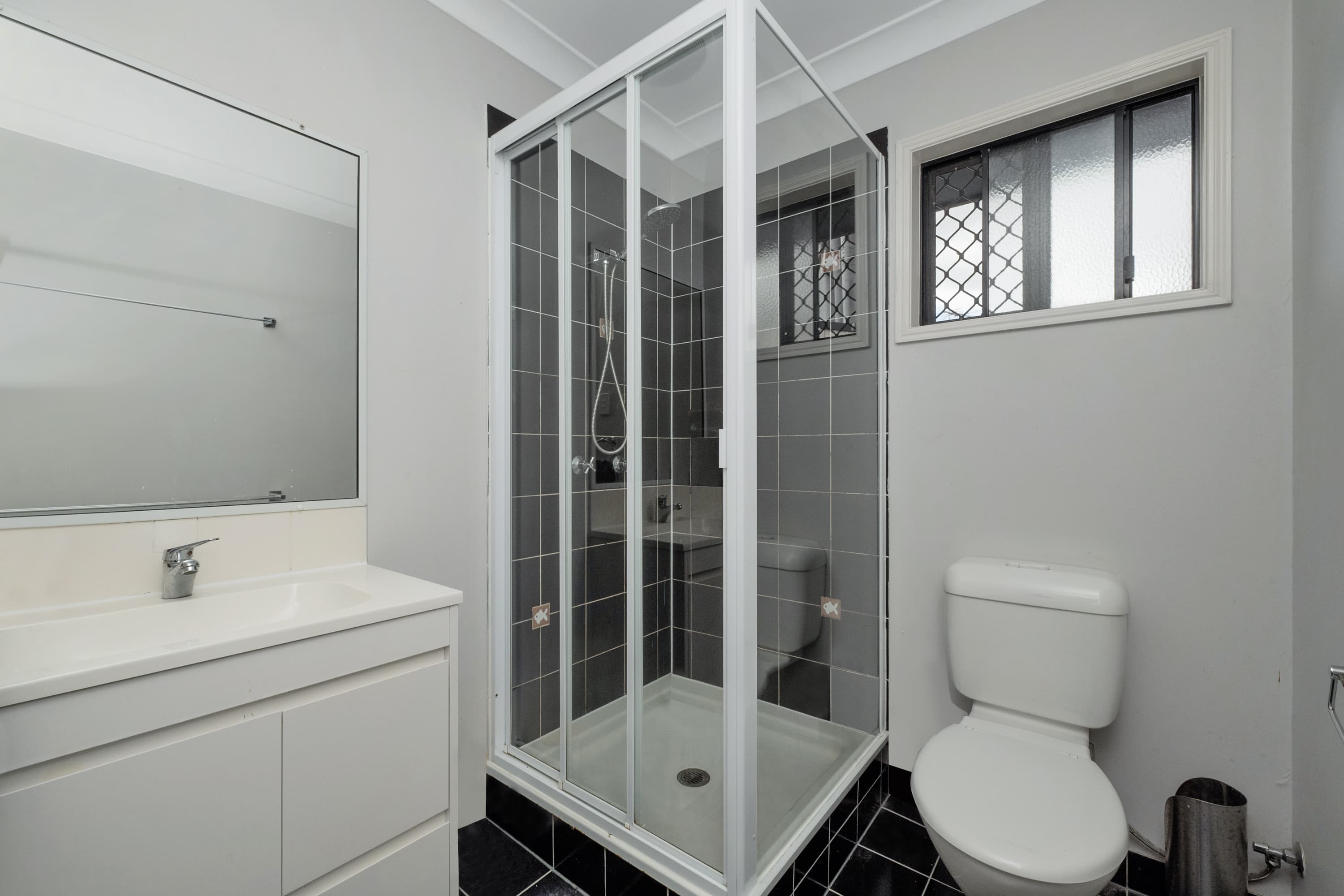 17 Black Braes Court, Mount Louisa, Mount Louisa - Thumbnail 6