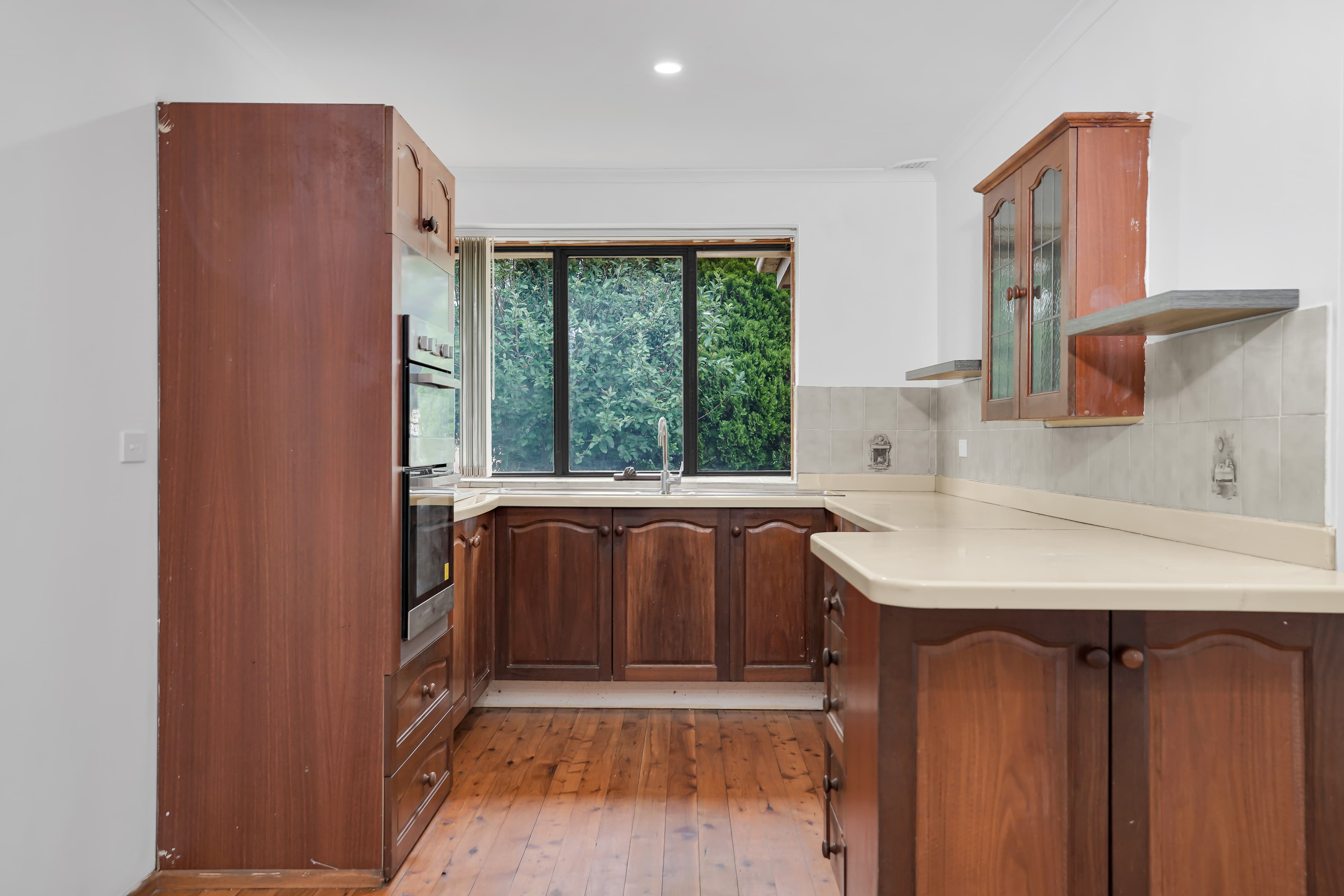 19 Wintaroo Crescent, St Helens Park, St Helens Park - Thumbnail 4