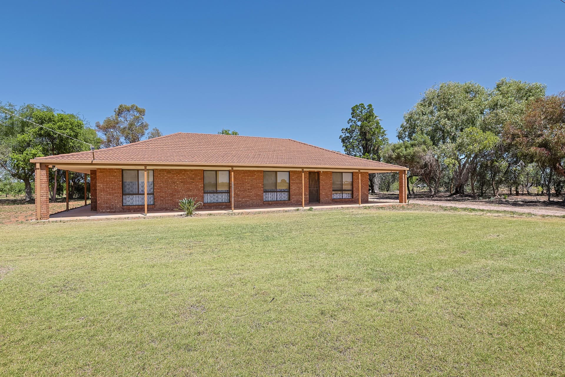 310 Sandilong Avenue, Nichols Point, Nichols Point - Image 1