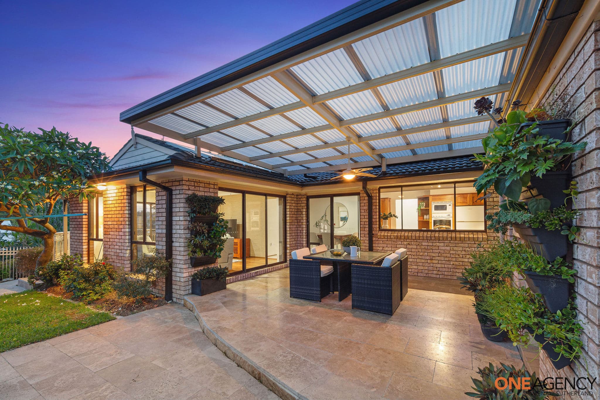 6 Angophora Place, Alfords Point, Alfords Point - Thumbnail 2