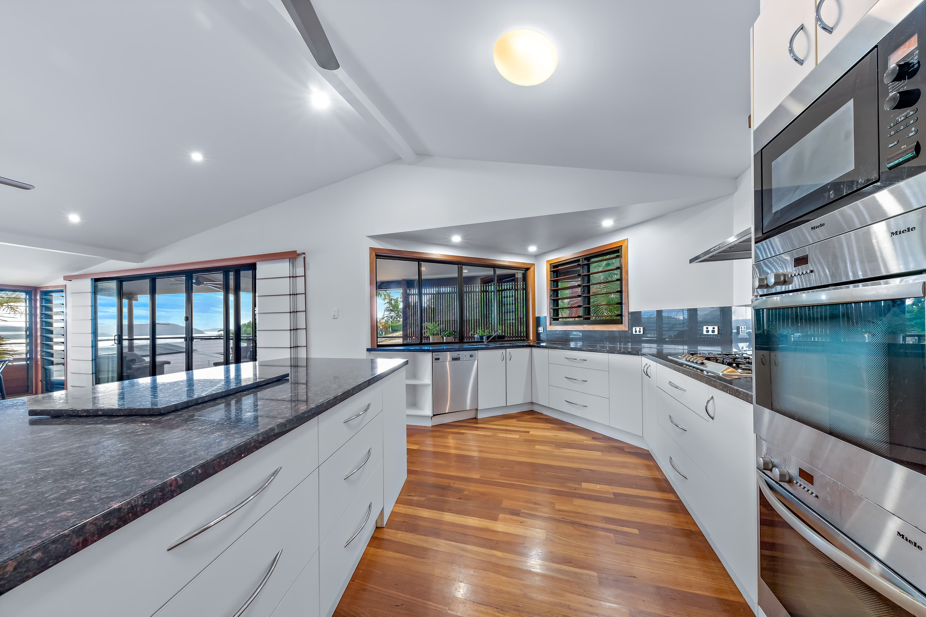42 Island Drive, Cannonvale, Cannonvale - Image 1