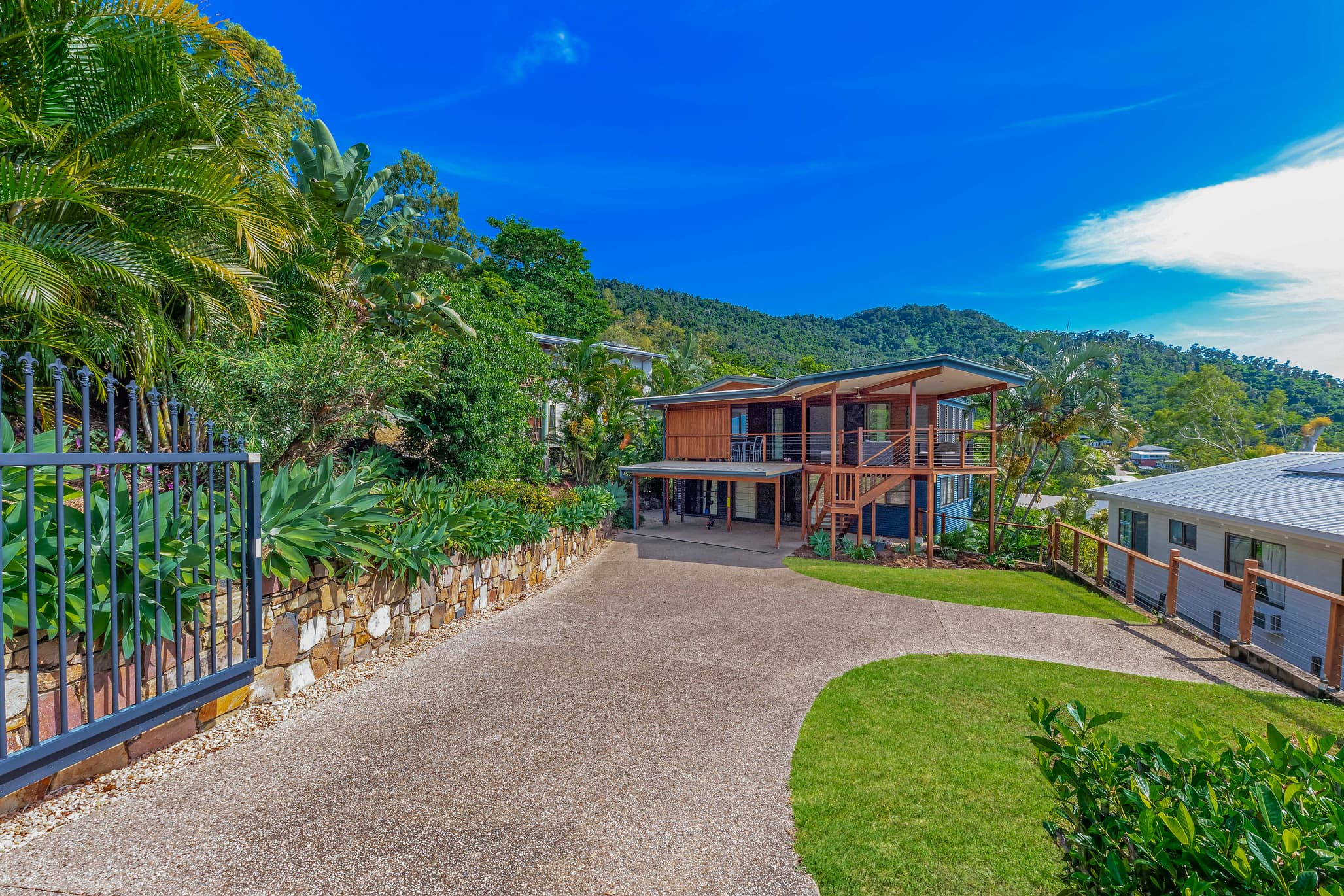 42 Island Drive, Cannonvale, Cannonvale - Thumbnail 2