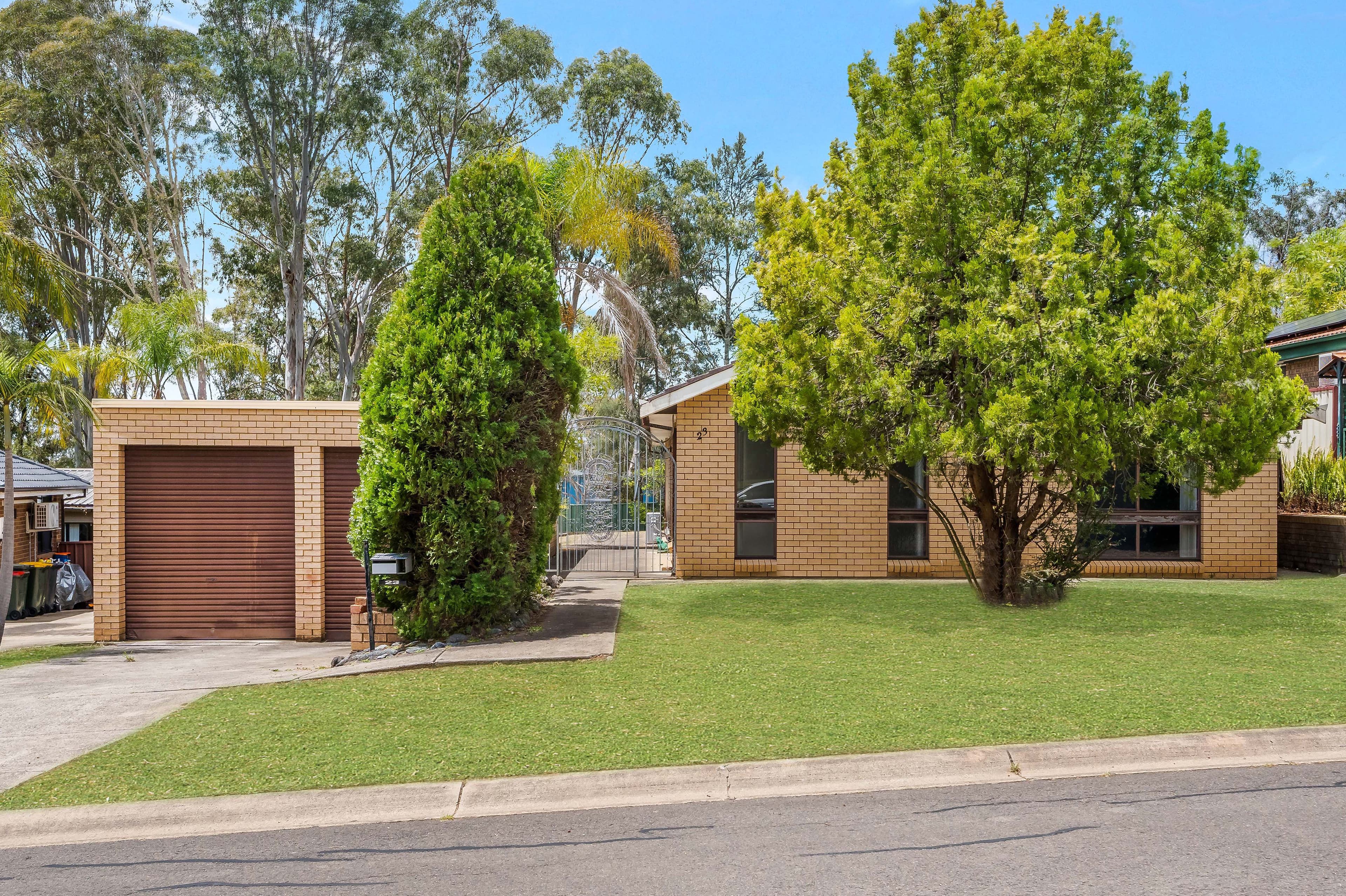 23 Lillyvicks Crescent, Ambarvale, Ambarvale - Image 1
