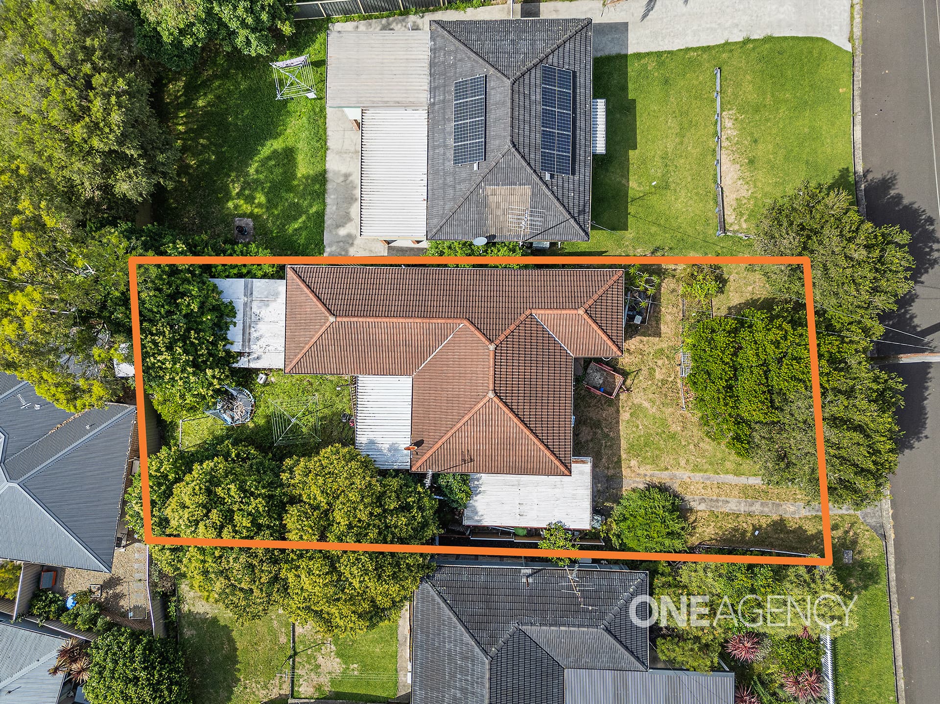 11 Beveles Avenue, Unanderra, Unanderra - Thumbnail 2