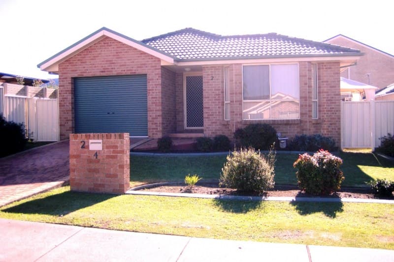 2/4 Barham Place, Horsley, Horsley - Image 1