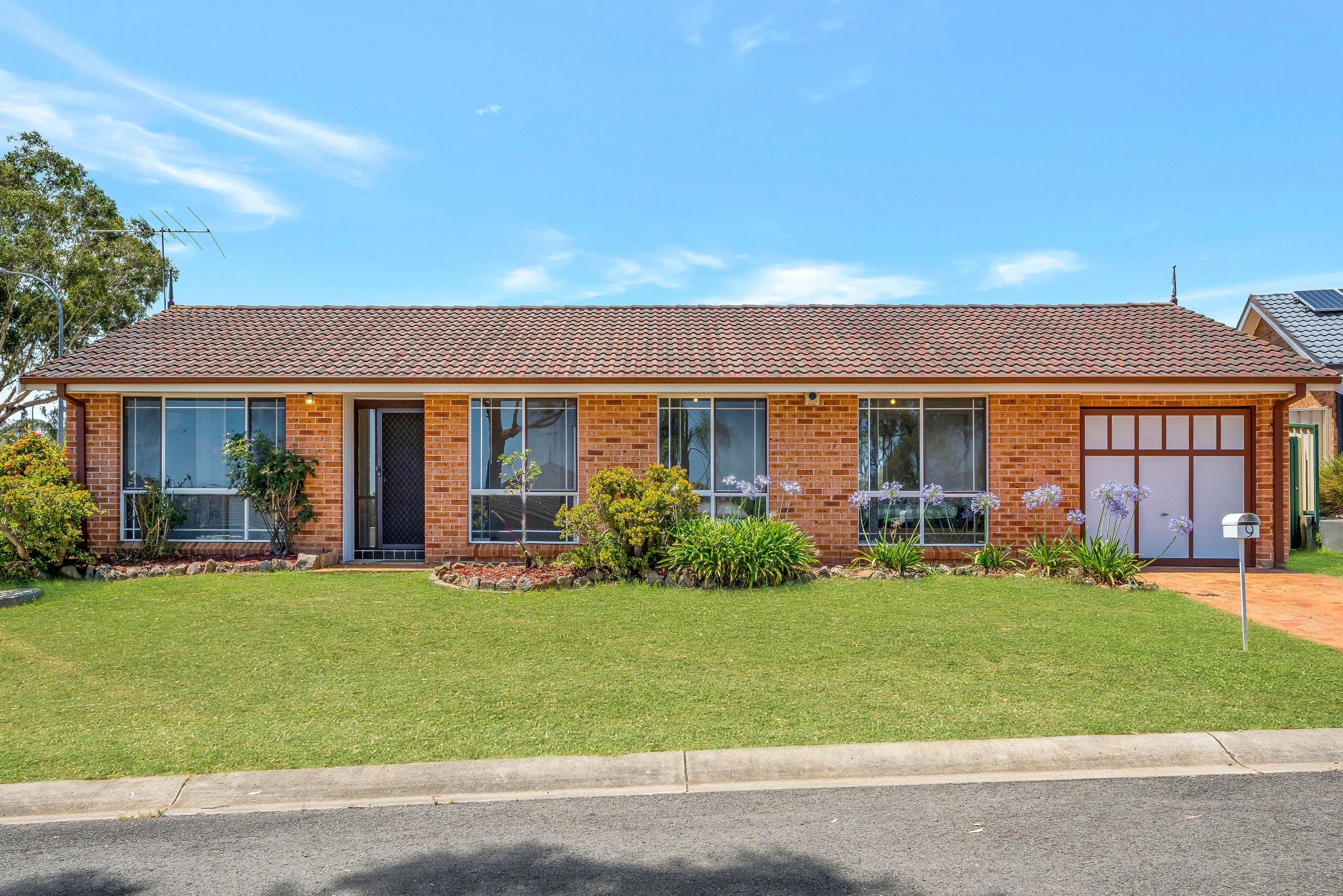 9 Harwood Place, St Helens Park, St Helens Park - Image 1