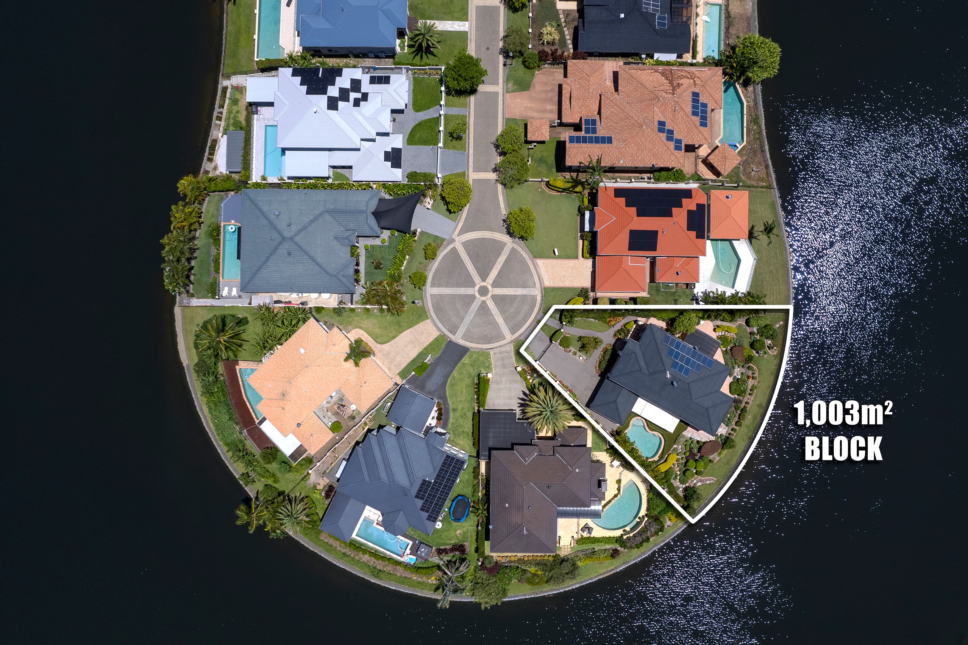 14 St Helens Court, Burleigh Waters, Burleigh Waters - Thumbnail 2