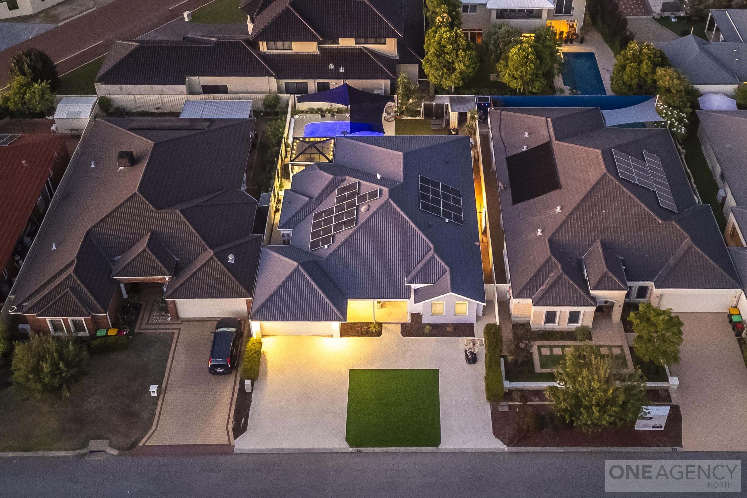 17 Caraway Gate, Stirling, Stirling - Thumbnail 4