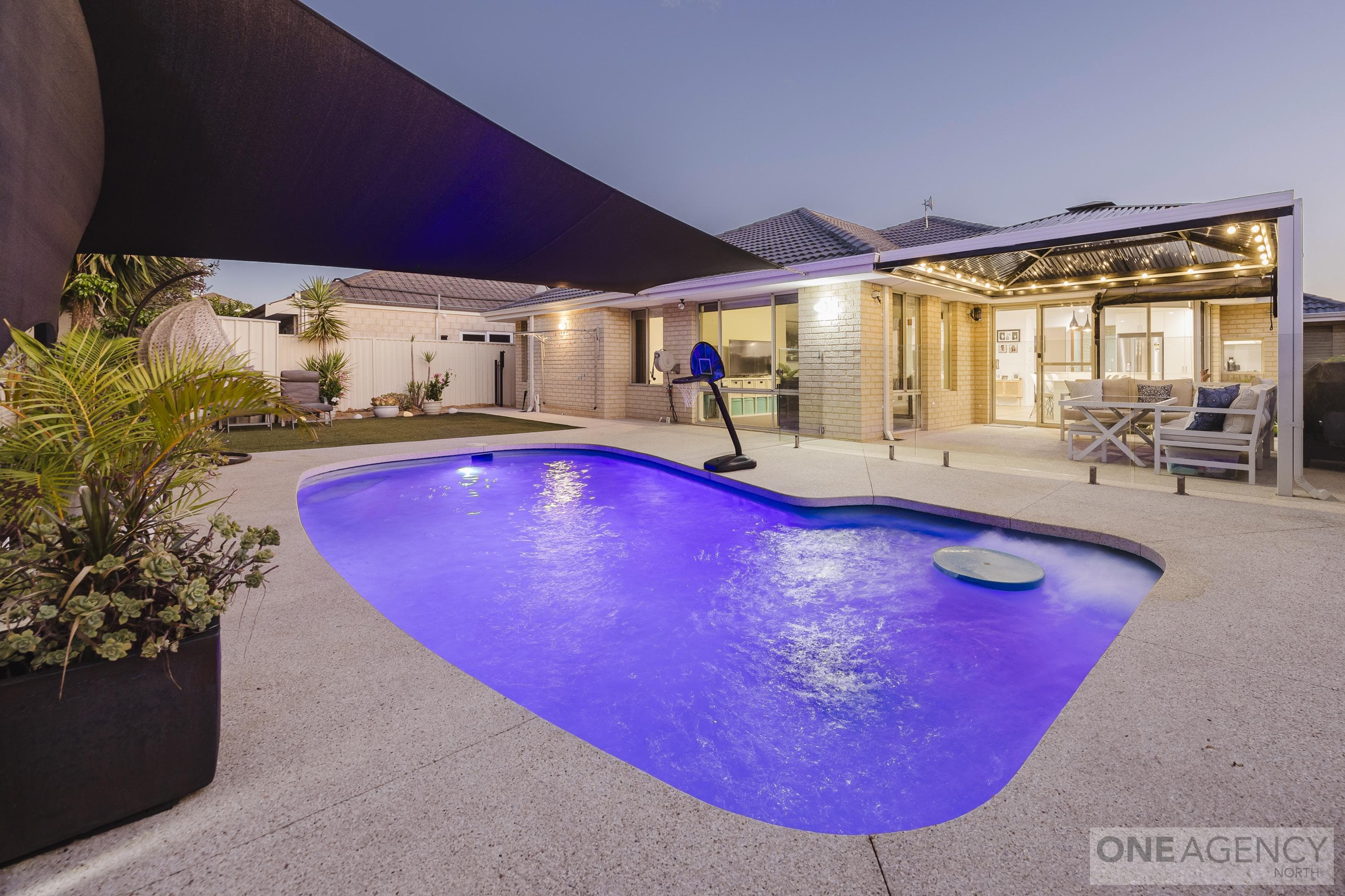 17 Caraway Gate, Stirling, Stirling - Thumbnail 6