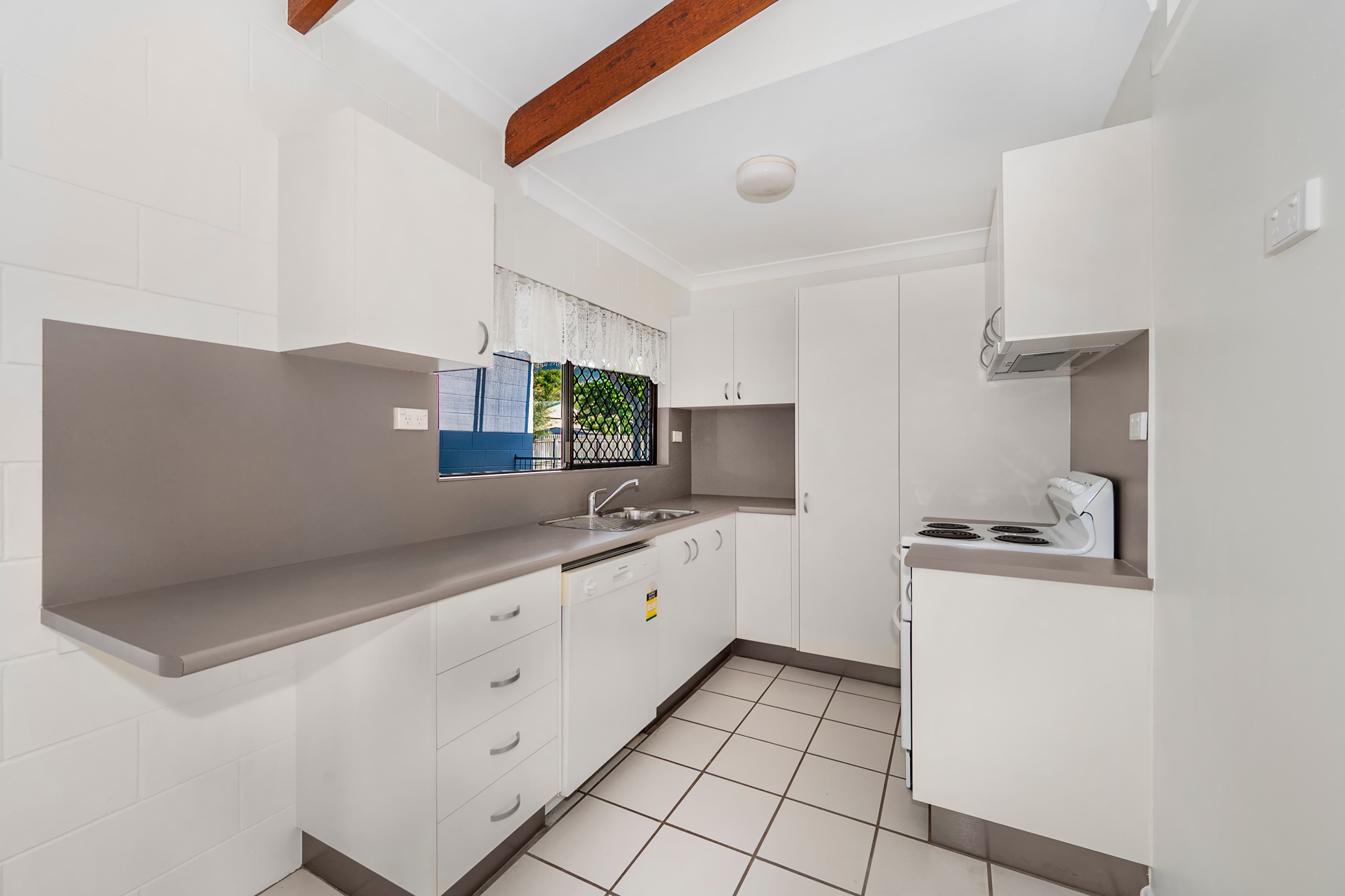 13 Richardson Street, Douglas, Douglas - Thumbnail 3
