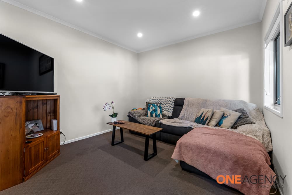 81 Katoomba Street, Harrison, Harrison - Thumbnail 7