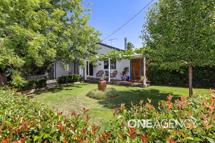 6 TINGA Crescent, Kooringal, Kooringal - Image 1