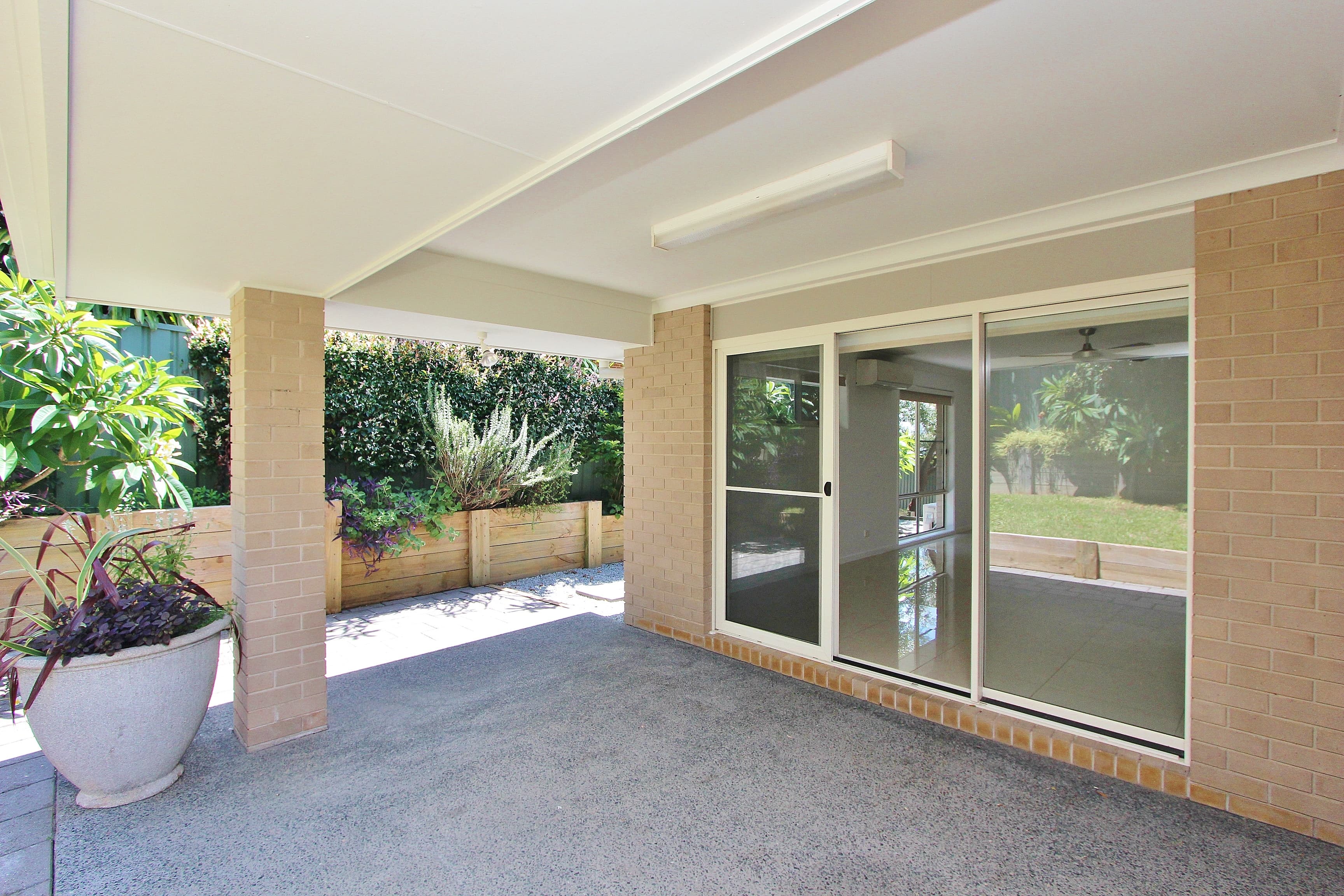 22 Ellerslie Crescent, Lakewood, Lakewood - Image 1