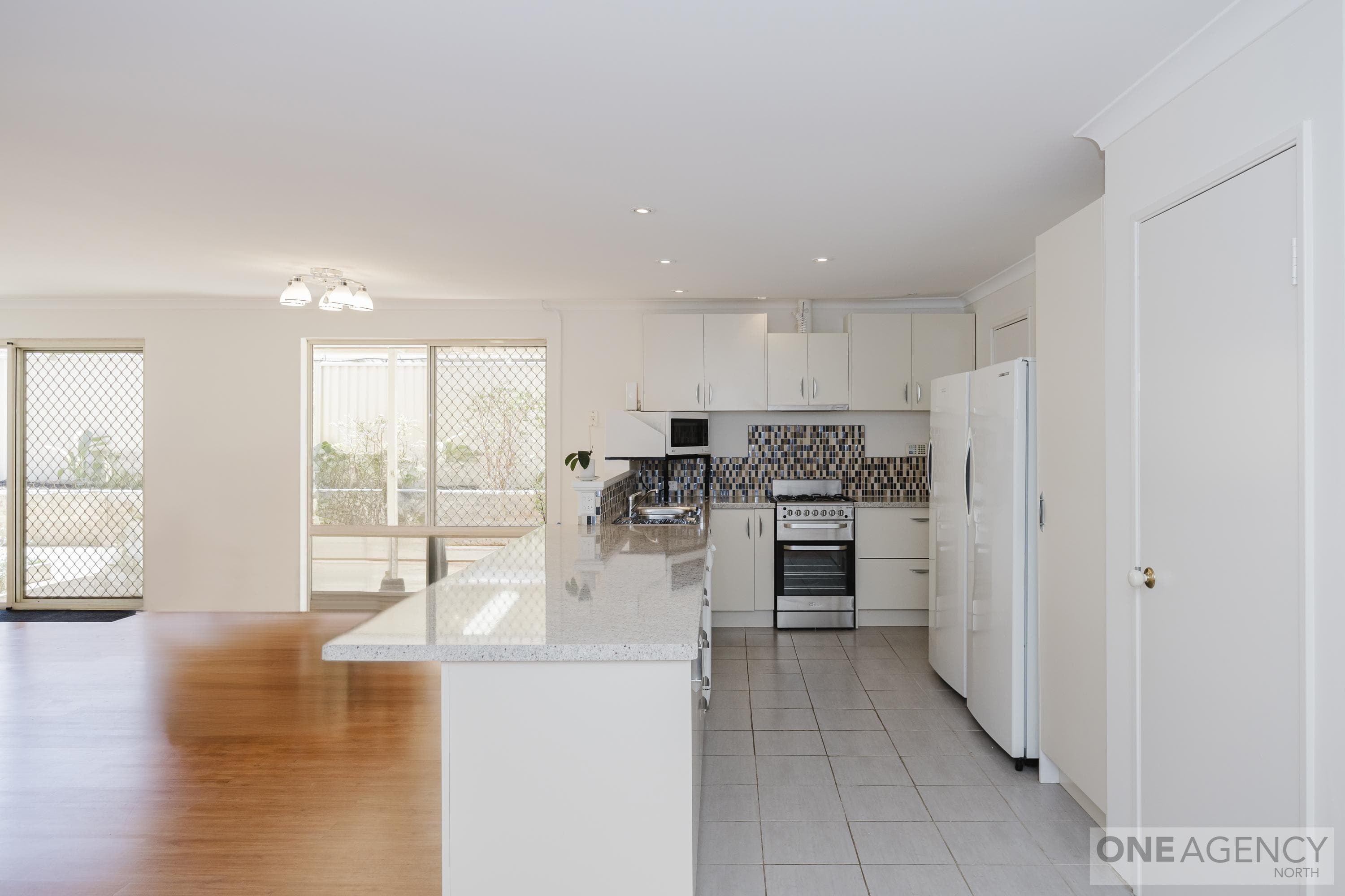 31 Oakfield Gardens, Parmelia, Parmelia - Thumbnail 5