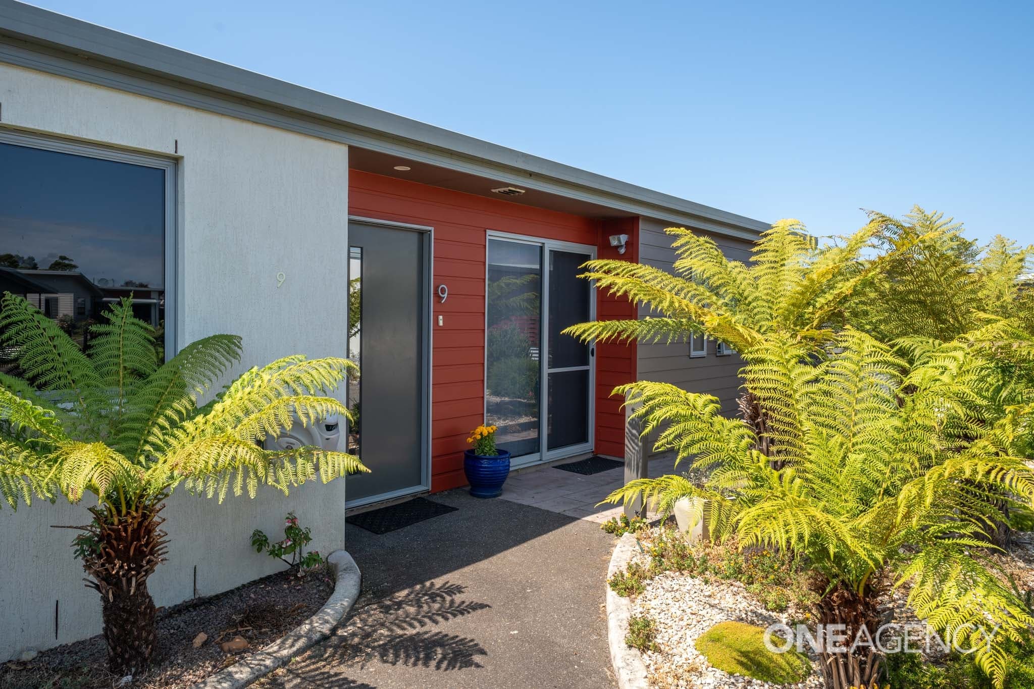 9/3 Bowick Street, Wynyard, Wynyard - Thumbnail 3