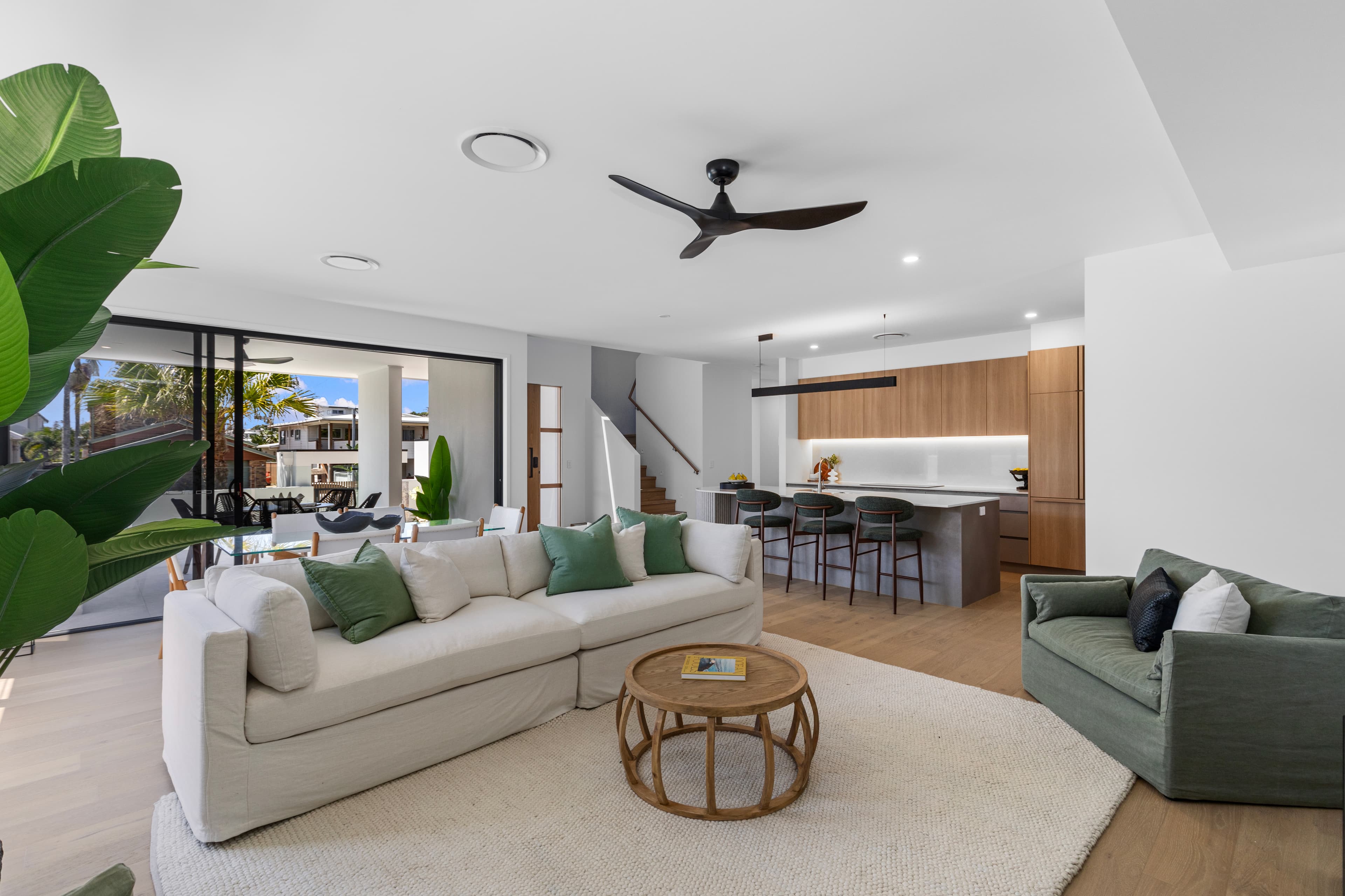 30 Mountain View Avenue, Burleigh Waters, Burleigh Waters - Thumbnail 2