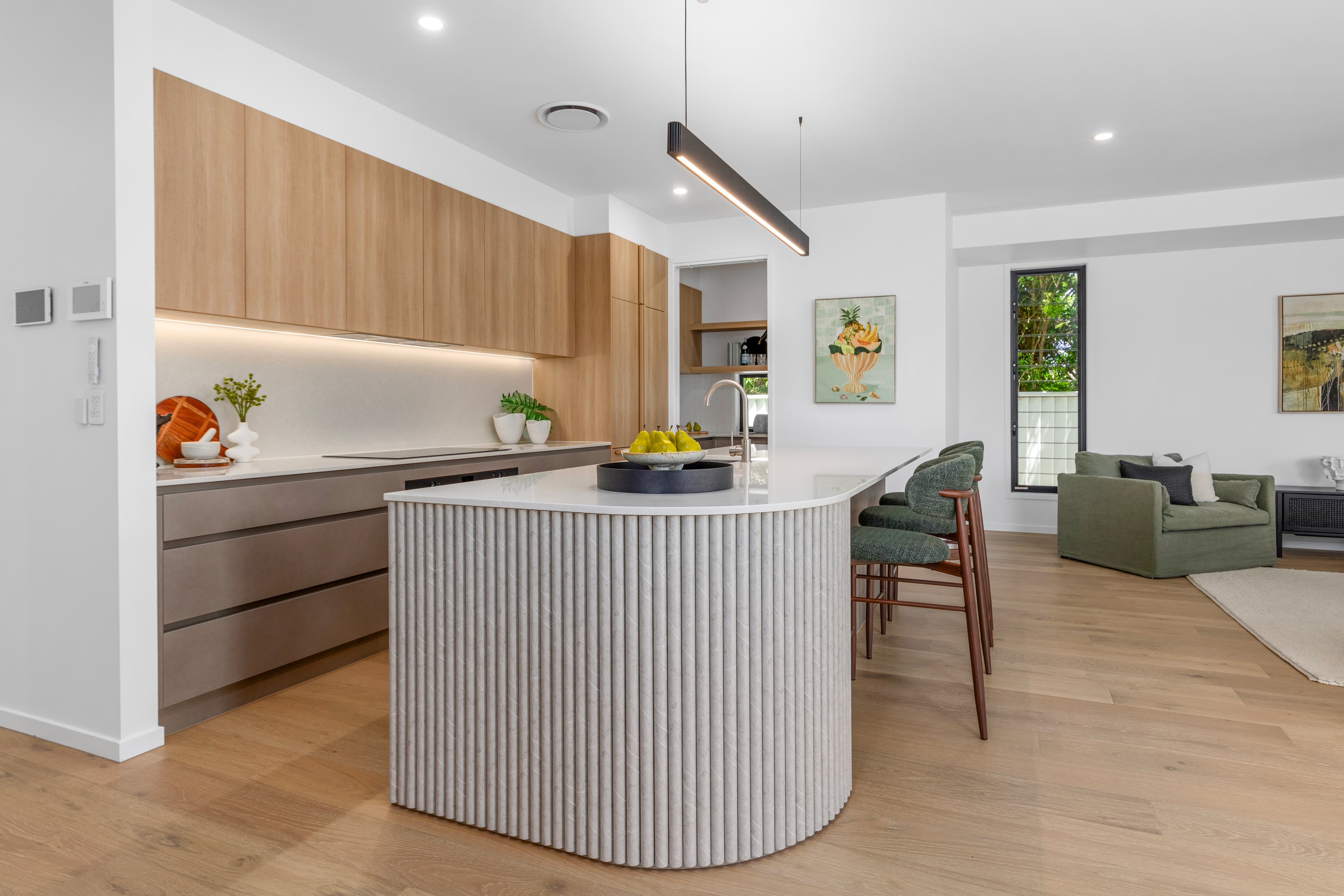 30 Mountain View Avenue, Burleigh Waters, Burleigh Waters - Thumbnail 3