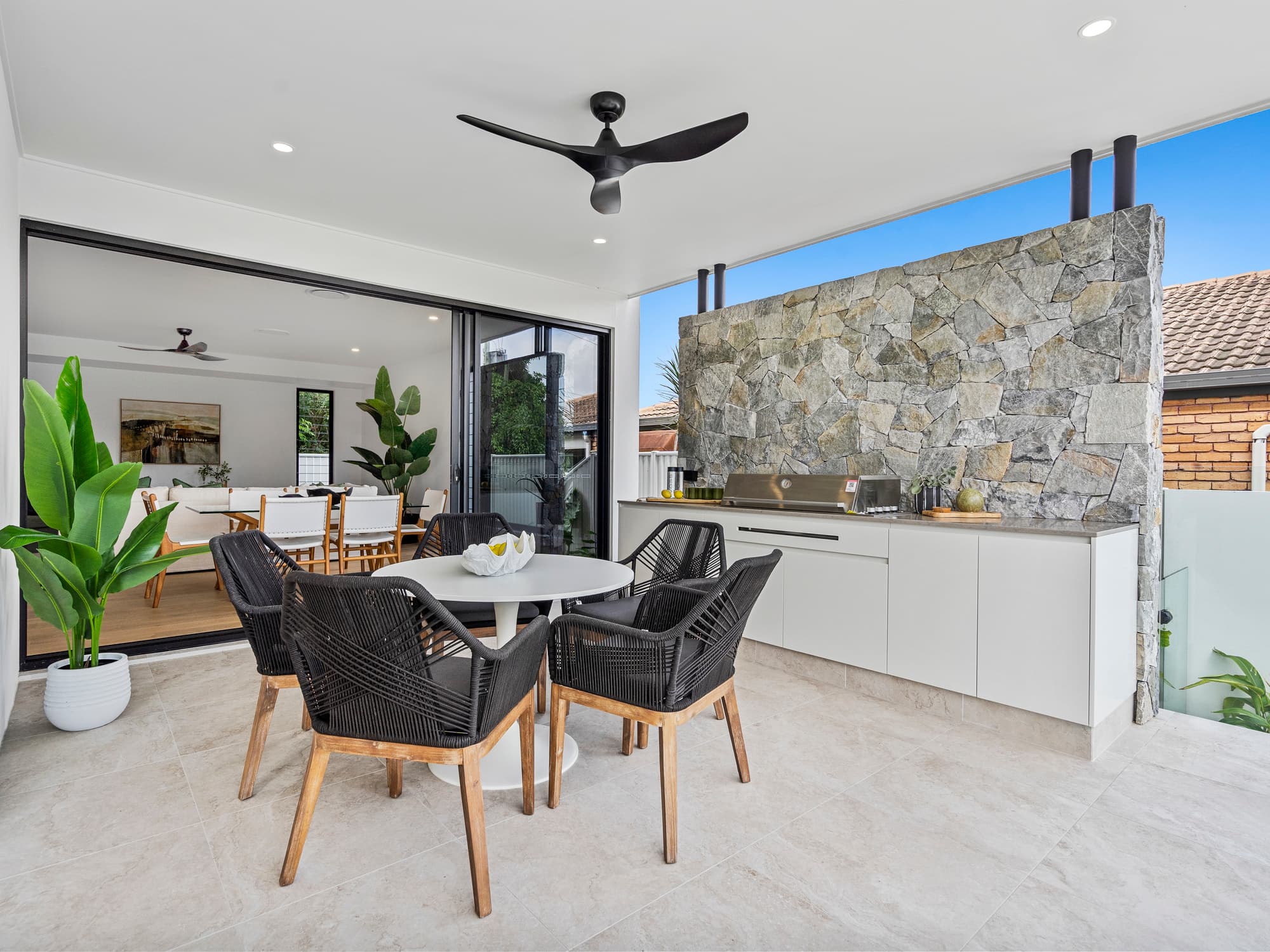 30 Mountain View Avenue, Burleigh Waters, Burleigh Waters - Thumbnail 4