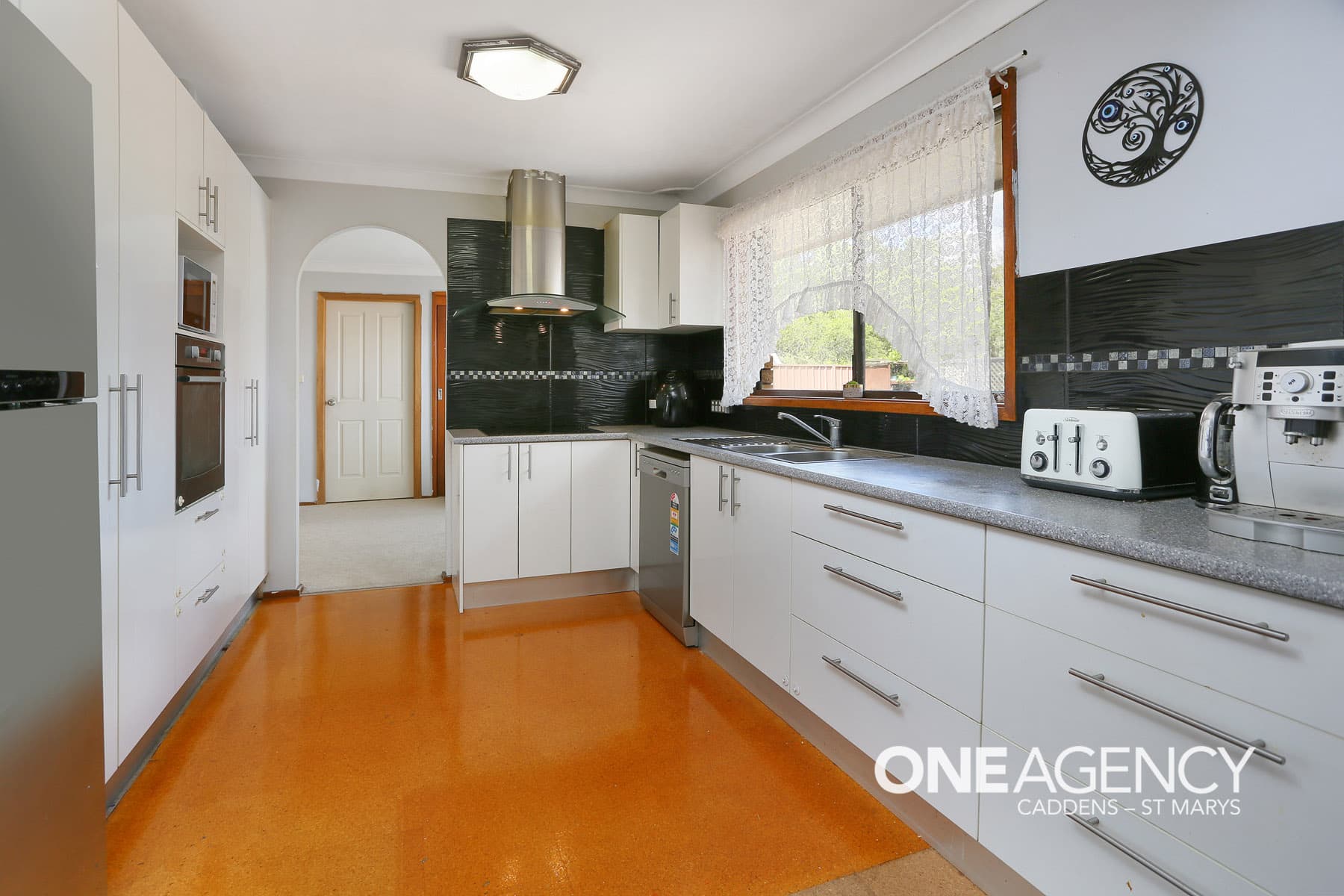 4 Greenbank Drive, Werrington Downs, Werrington Downs - Thumbnail 2