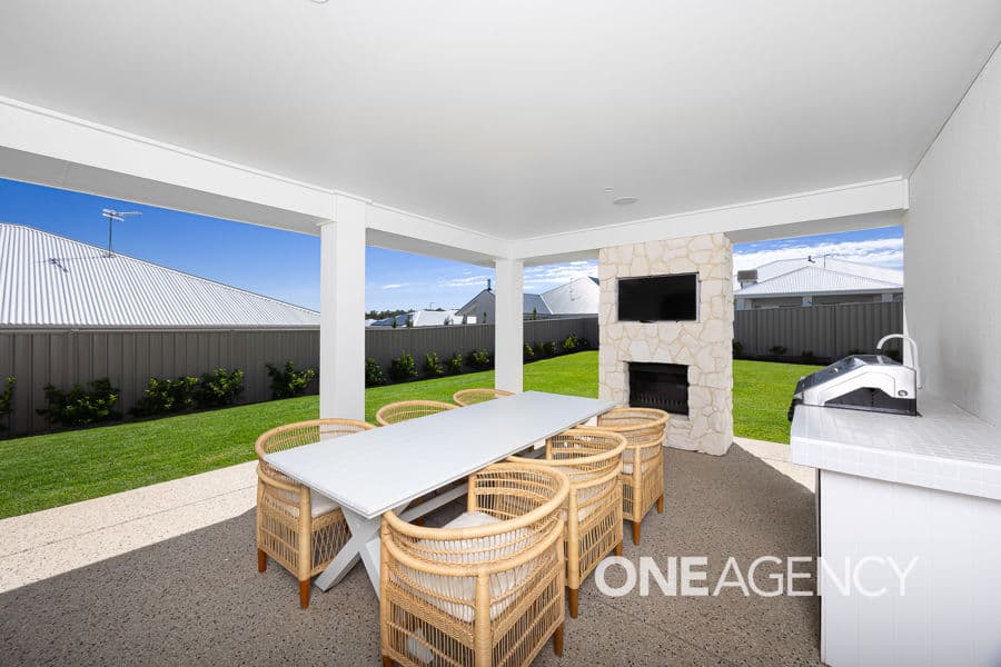 14 VALENCIA Drive, Gobbagombalin, Gobbagombalin - Thumbnail 4