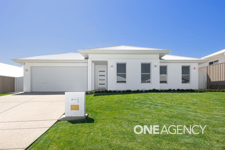 14 VALENCIA Drive, Gobbagombalin, Gobbagombalin - Image 1
