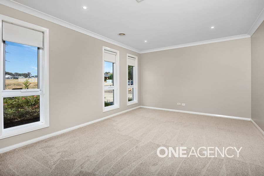 16 BARTON Avenue, Lloyd, Lloyd - Thumbnail 2