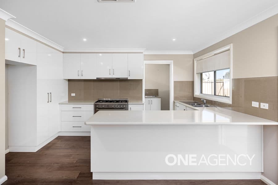 16 BARTON Avenue, Lloyd, Lloyd - Thumbnail 4