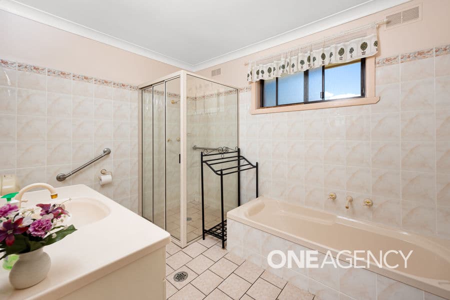 37 WALANA Crescent, Kooringal, Kooringal - Thumbnail 8