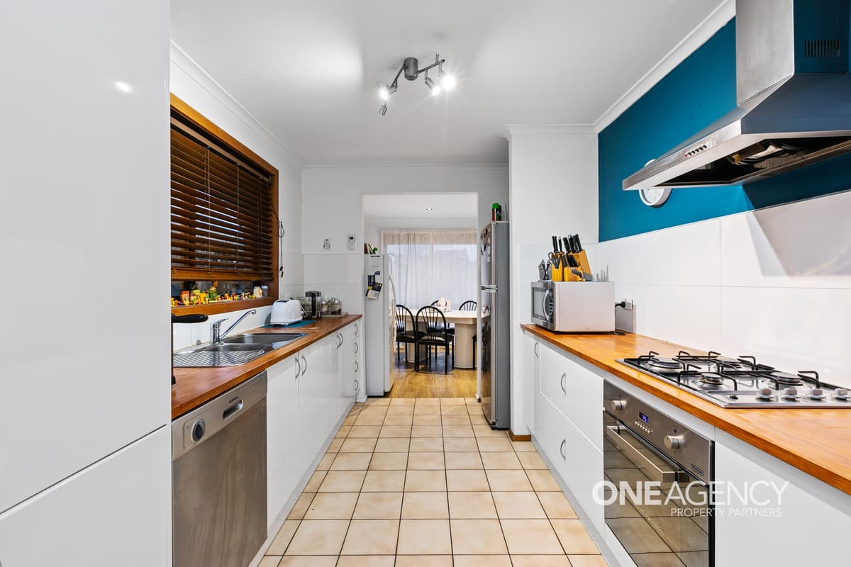 8 Catherine Road, Seabrook, Seabrook - Thumbnail 4
