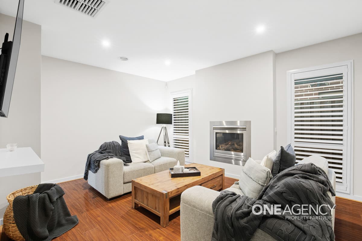 39 Tamborine Avenue, Point Cook, Point Cook - Thumbnail 2