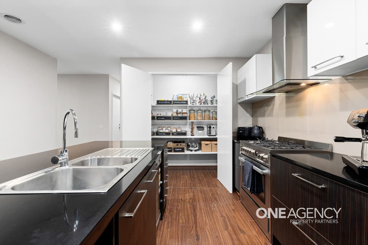 39 Tamborine Avenue, Point Cook, Point Cook - Thumbnail 5