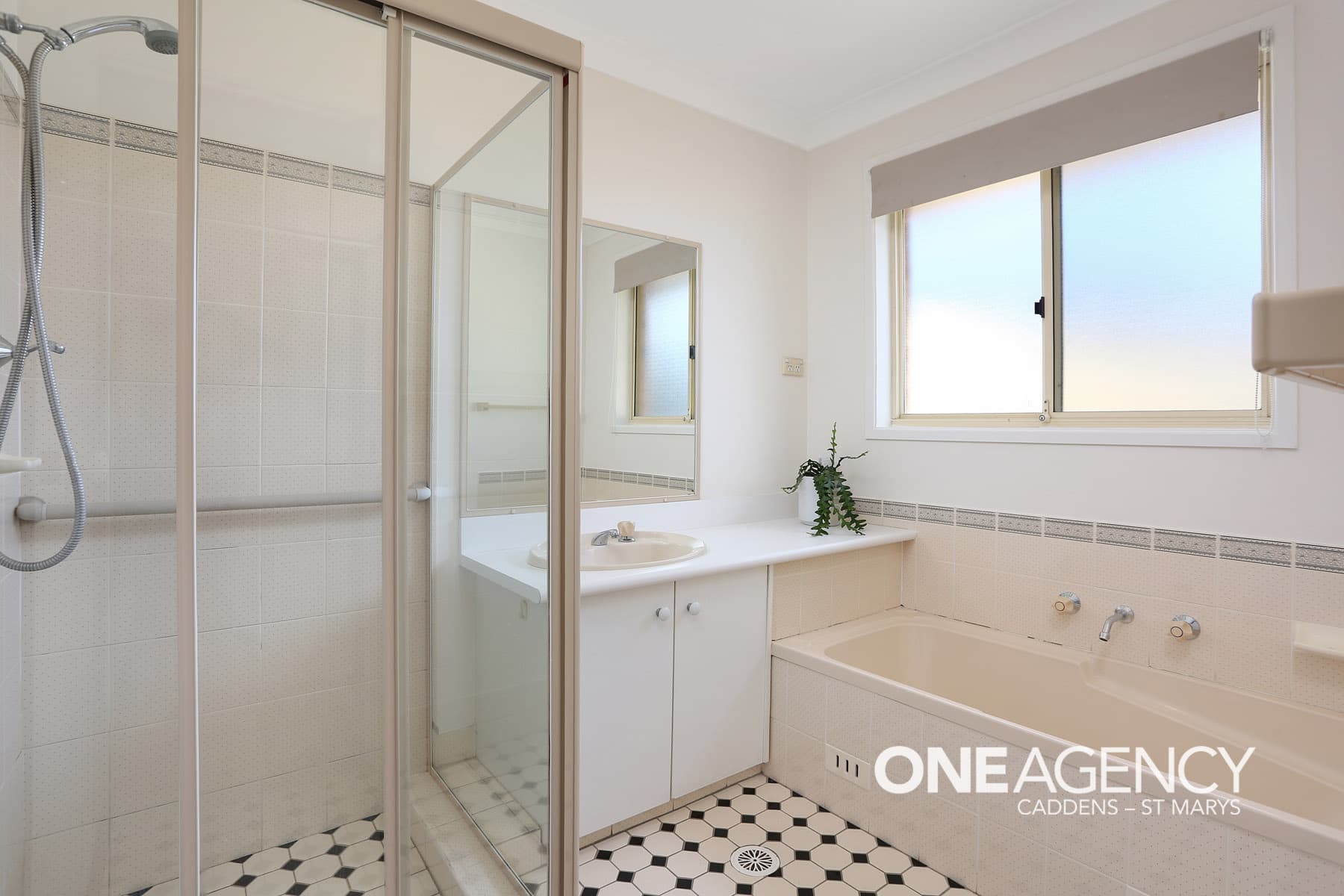 28 Henze Crescent, Claremont Meadows, Claremont Meadows - Thumbnail 3