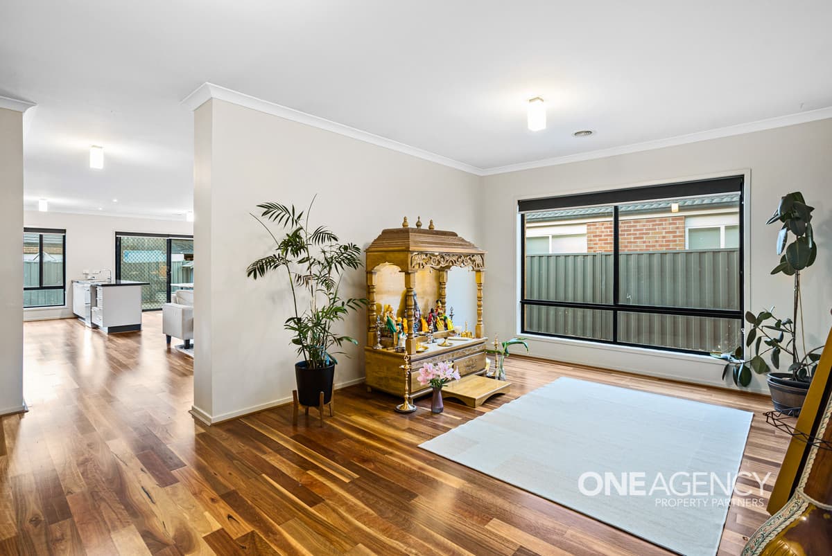 11 Brockwell Crescent, Manor Lakes, Manor Lakes - Thumbnail 3
