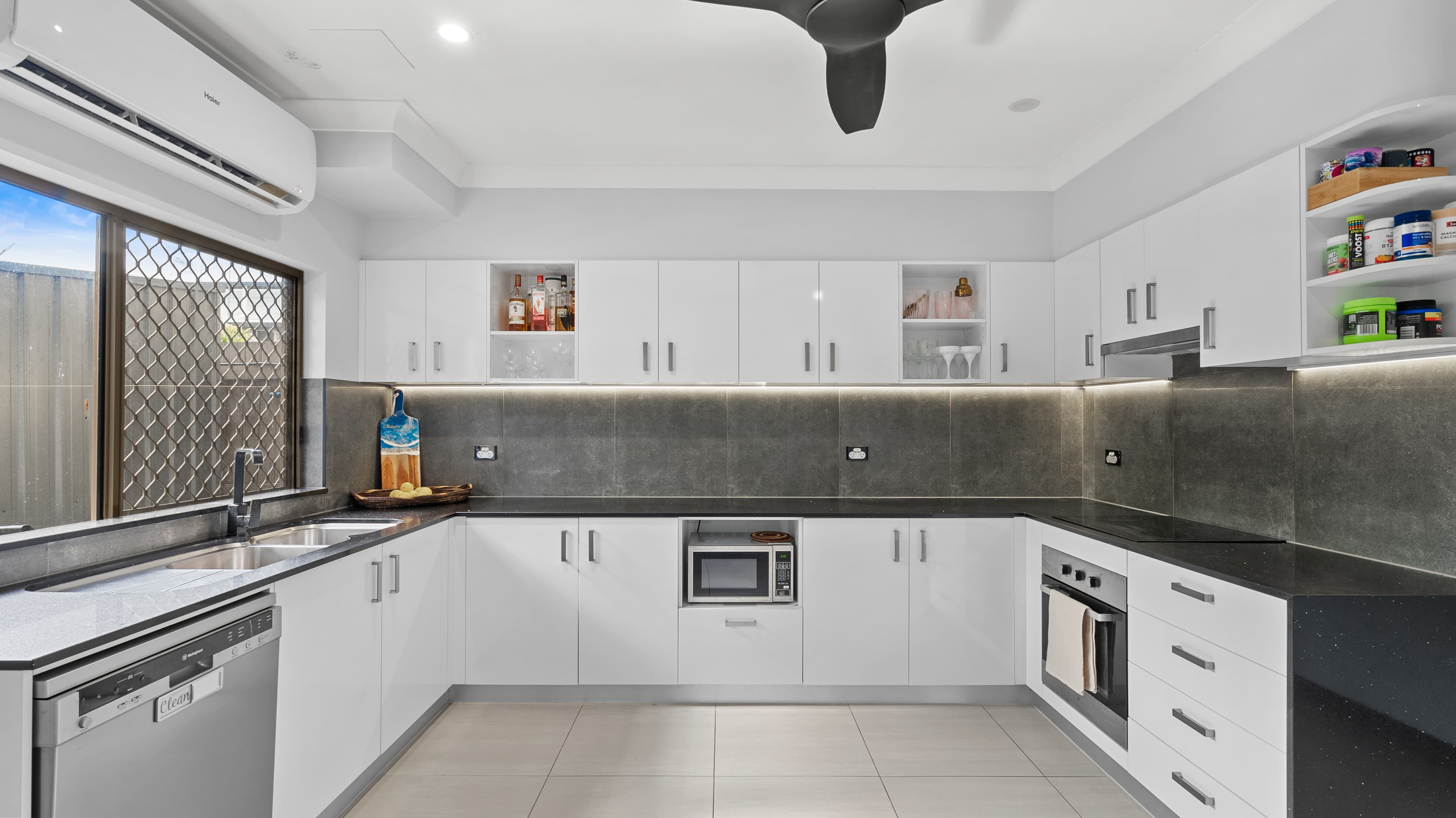 1/3 Miles Street, Manoora, Manoora - Image 1