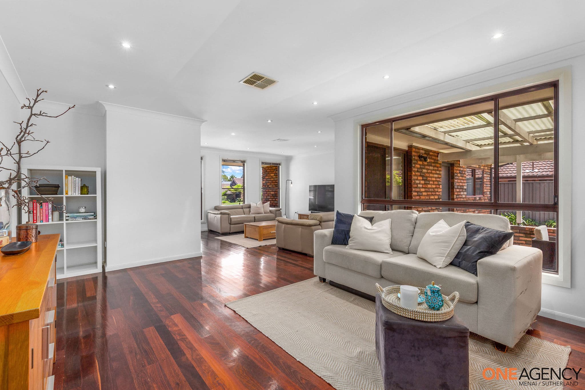 74 Blaxland Drive, Illawong, Illawong - Thumbnail 6
