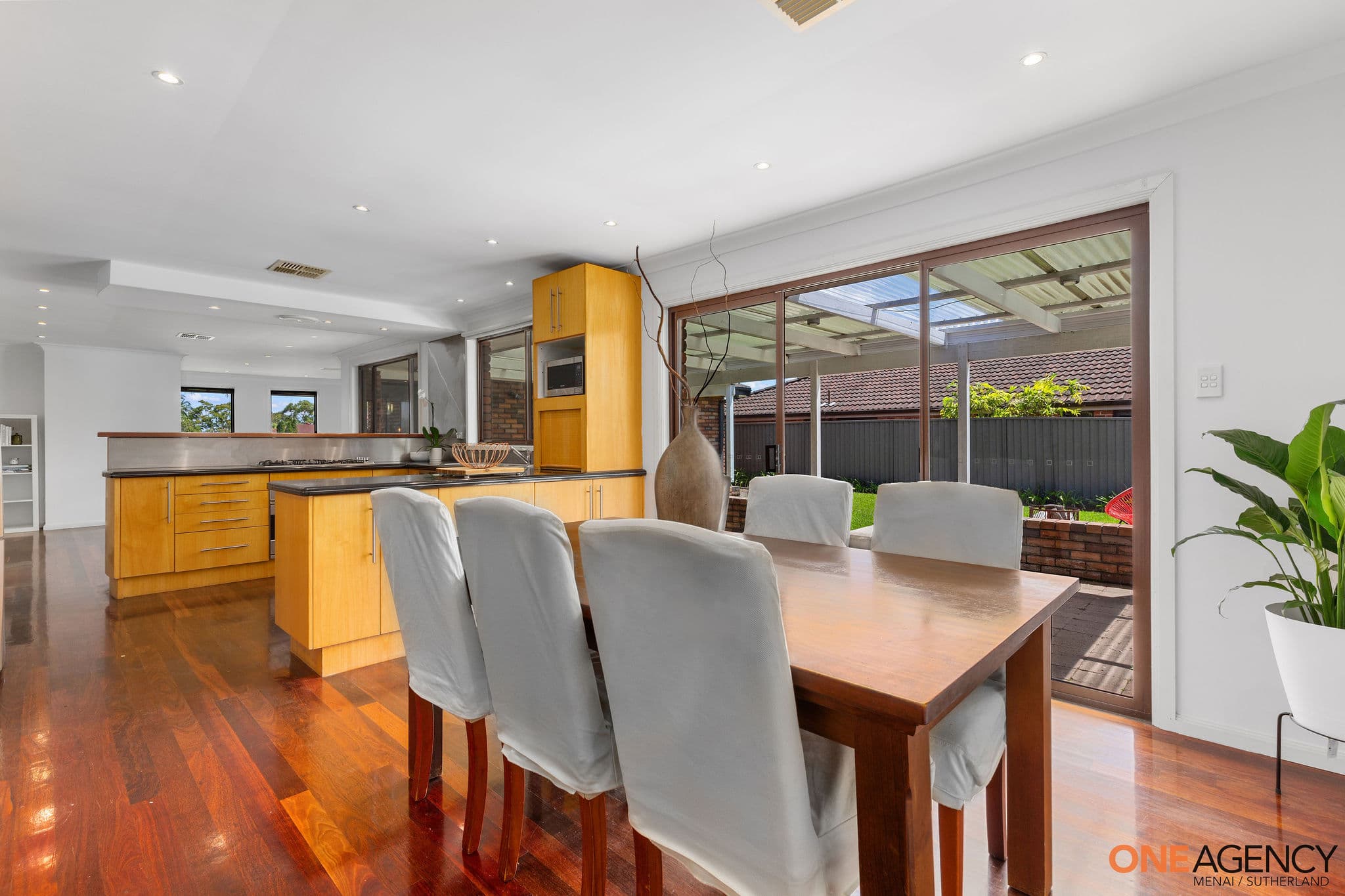 74 Blaxland Drive, Illawong, Illawong - Thumbnail 7