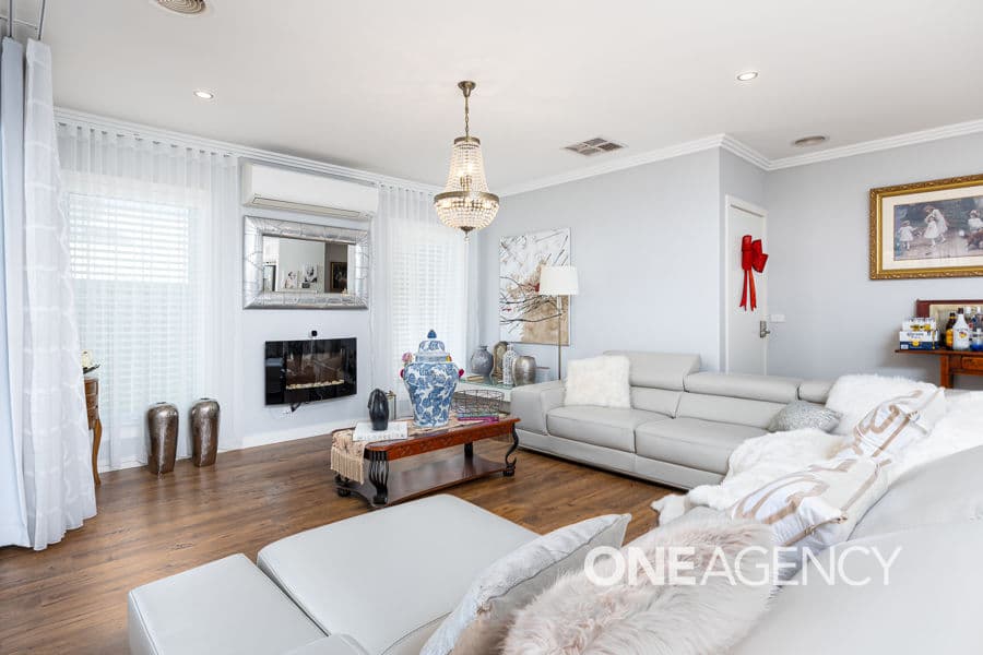 14 DURACK Circuit, Boorooma, Boorooma - Thumbnail 2