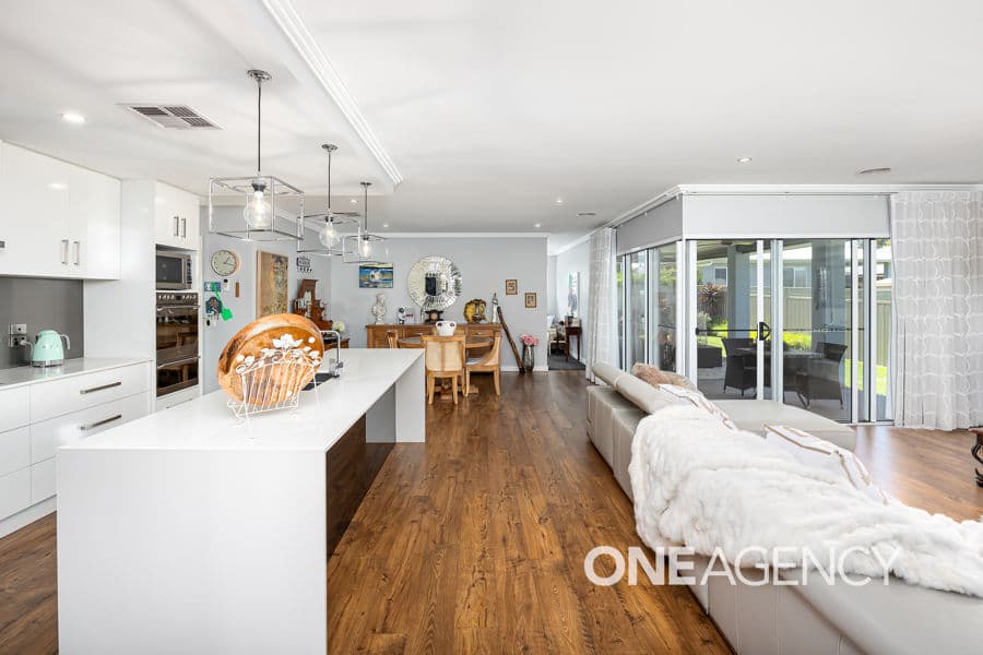14 DURACK Circuit, Boorooma, Boorooma - Thumbnail 4
