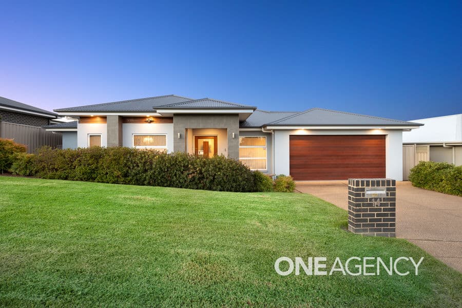14 DURACK Circuit, Boorooma, Boorooma - Image 1