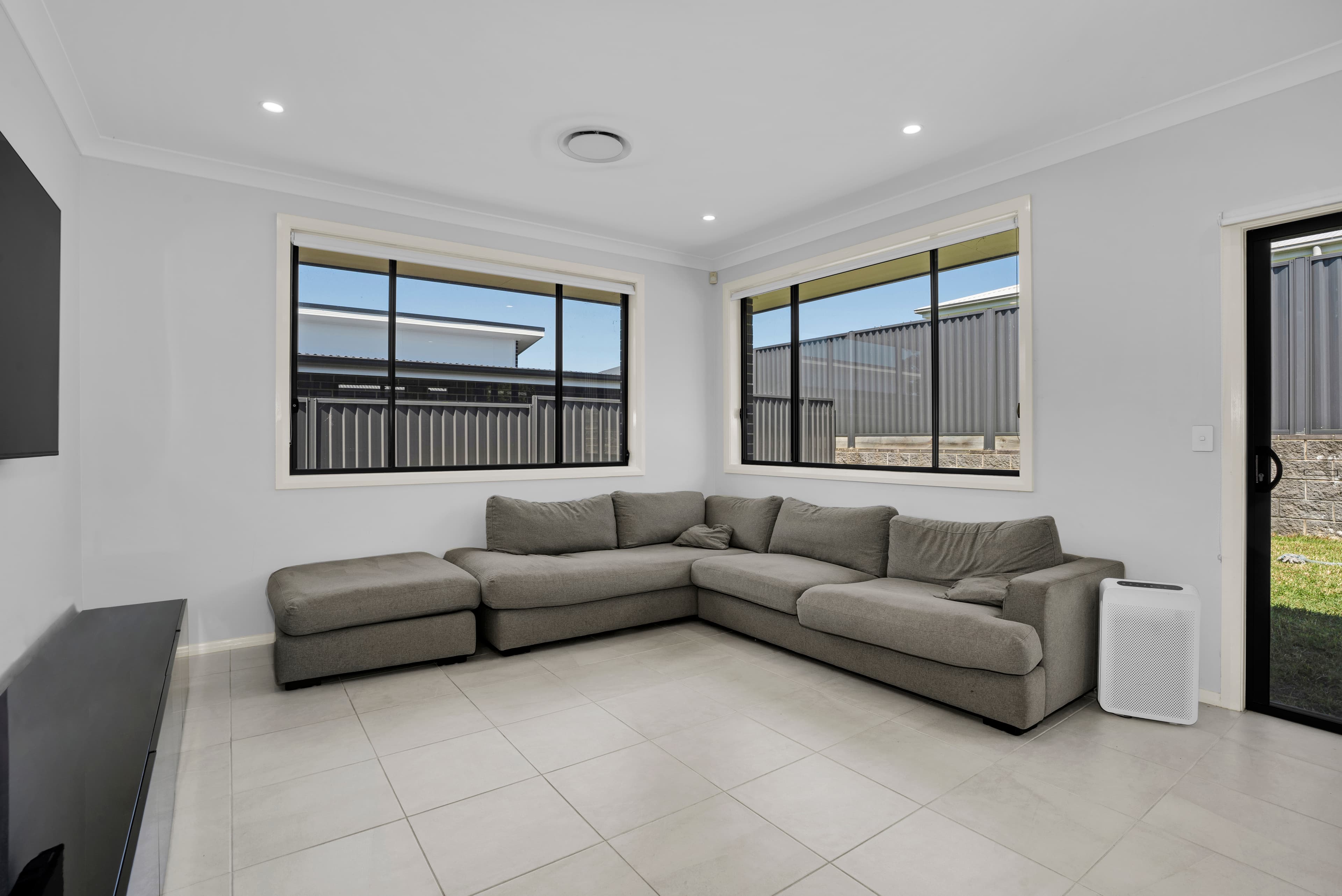 128 Rita Street, Thirlmere, Thirlmere - Thumbnail 2