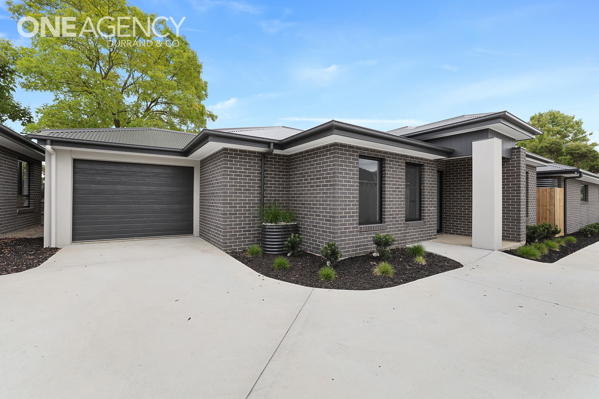 2/11 Gibson Street, Trafalgar, Trafalgar - Image 1