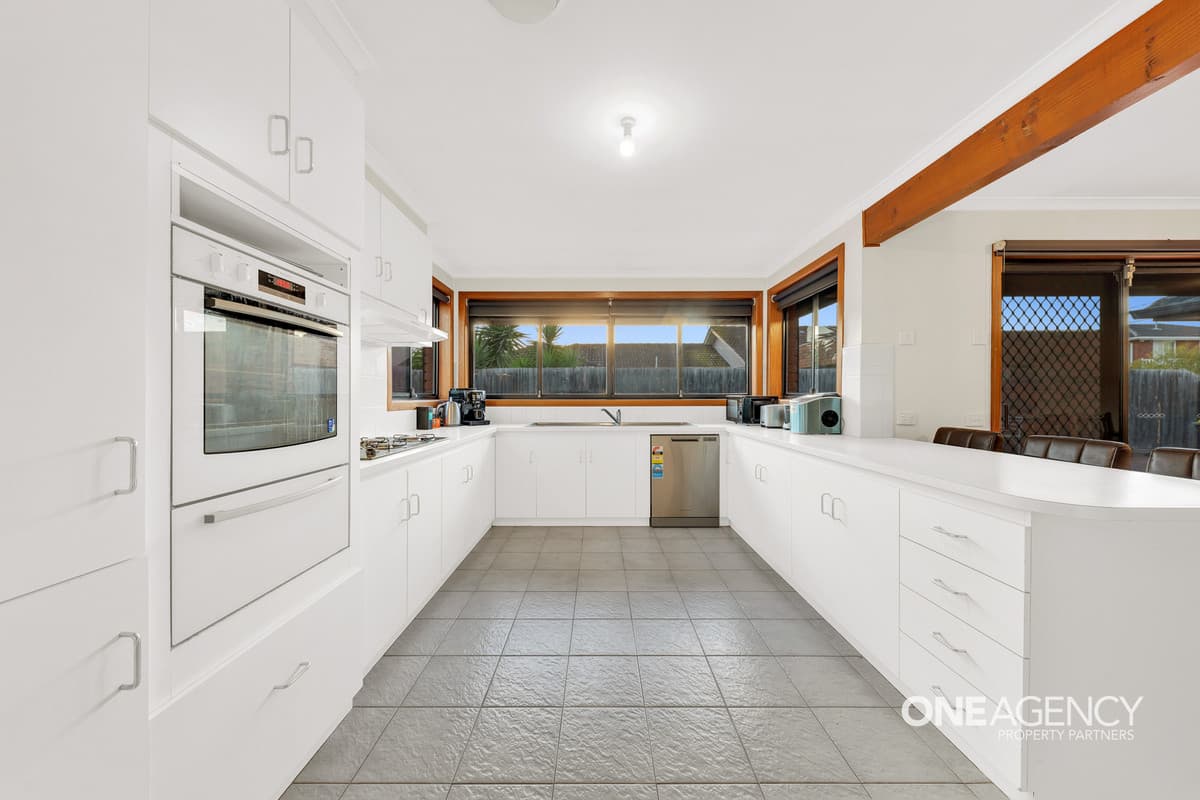 9 Thompson Court, Altona Meadows, Altona Meadows - Thumbnail 6