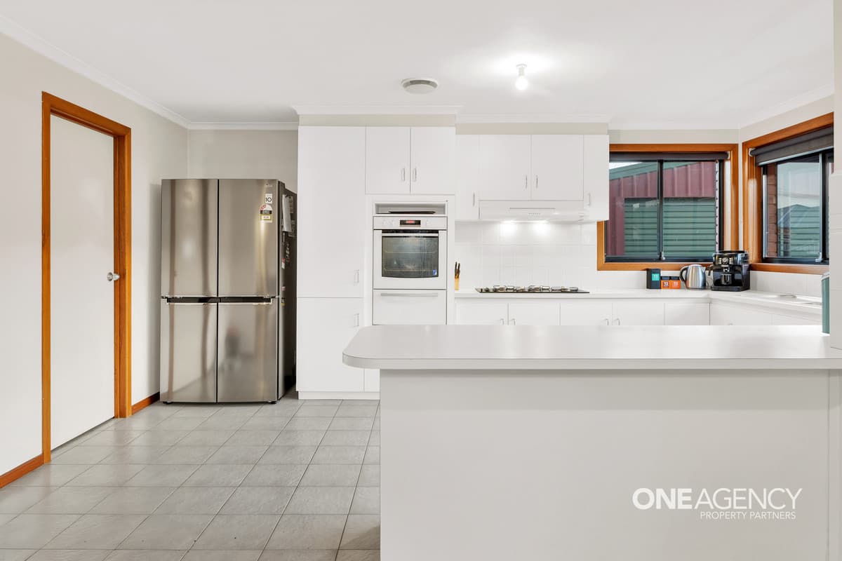 9 Thompson Court, Altona Meadows, Altona Meadows - Thumbnail 8