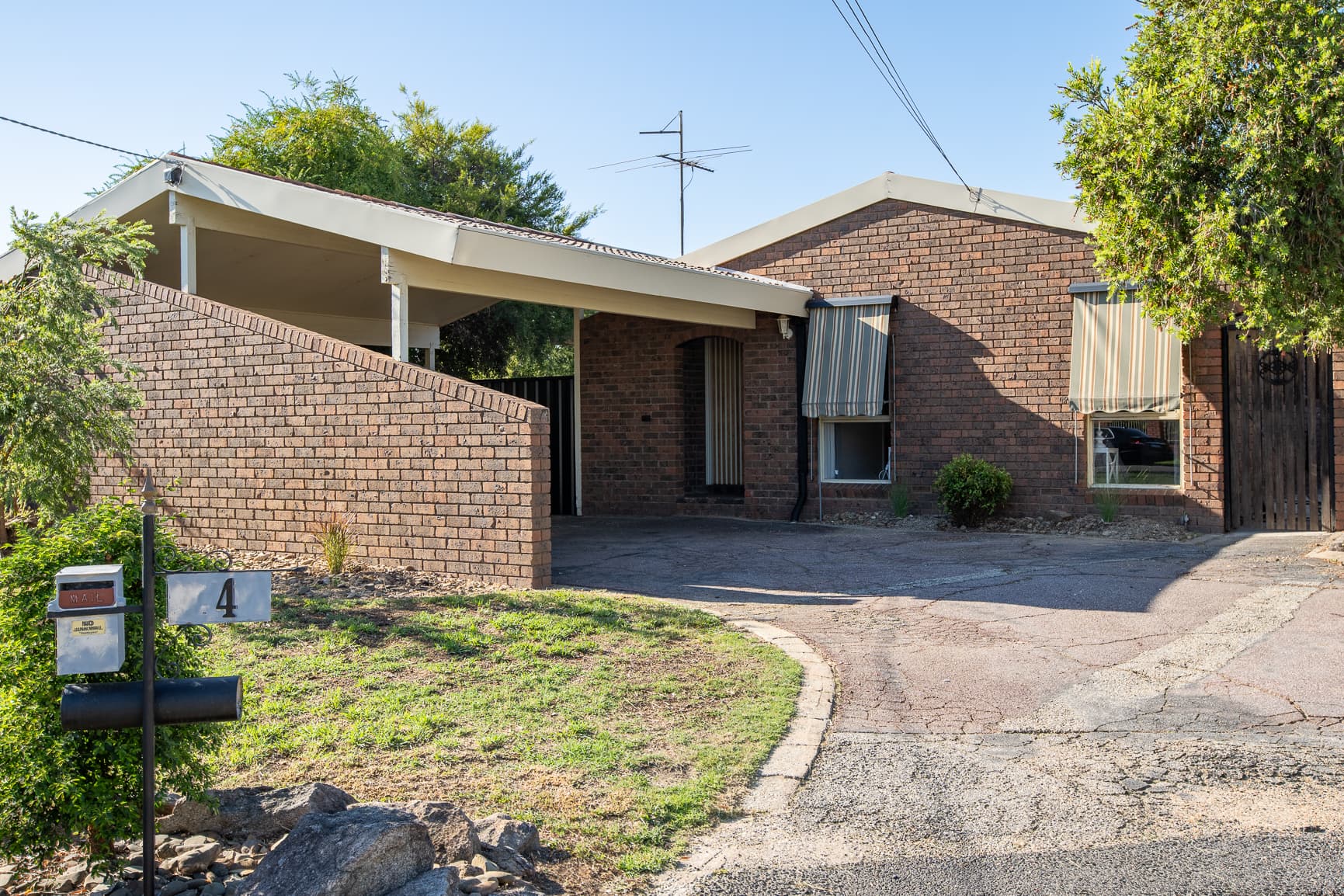 4 DRUMMOND Court, West Wodonga, West Wodonga - Thumbnail 2