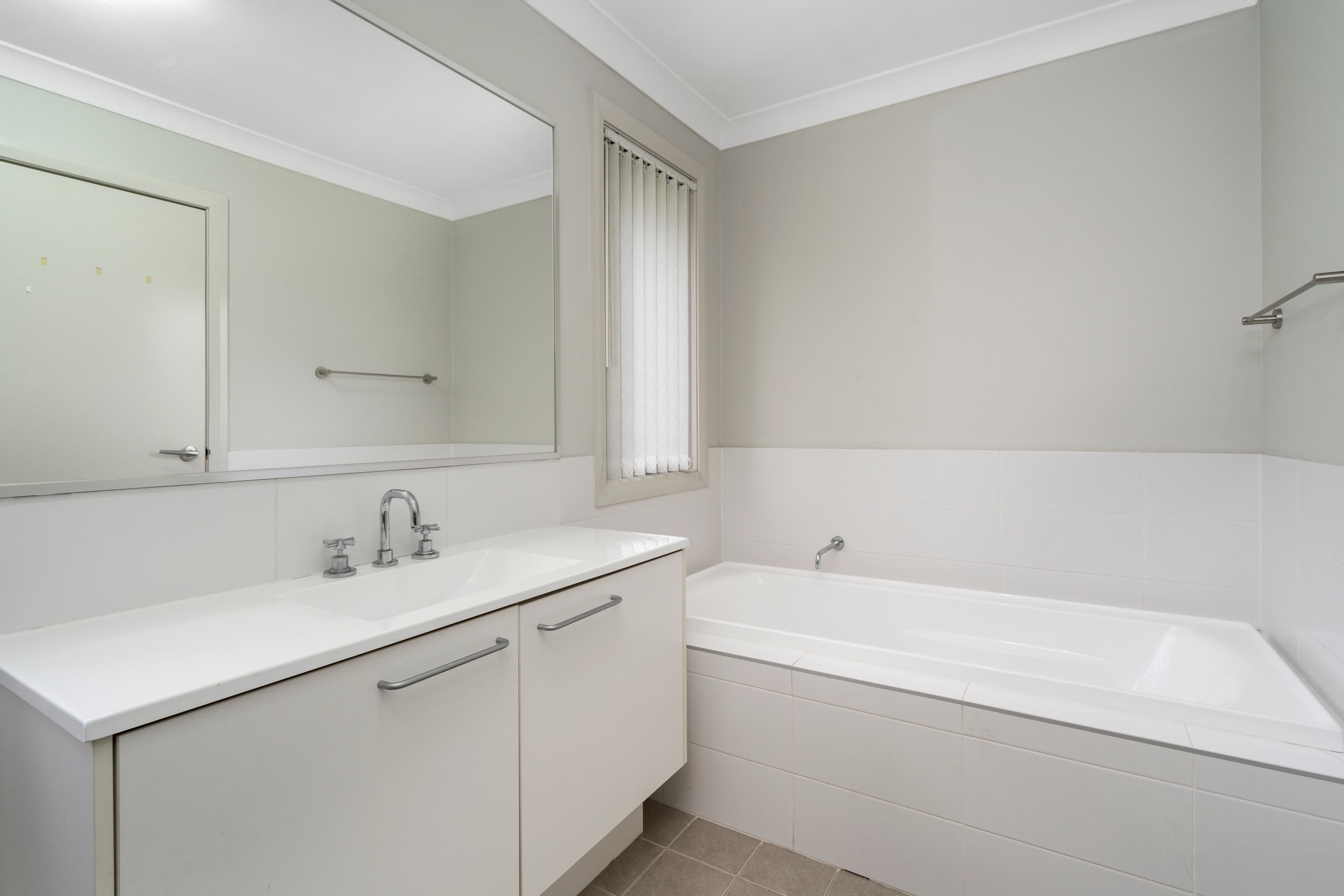 135 Hemsworth Avenue, Middleton Grange, Middleton Grange - Thumbnail 6
